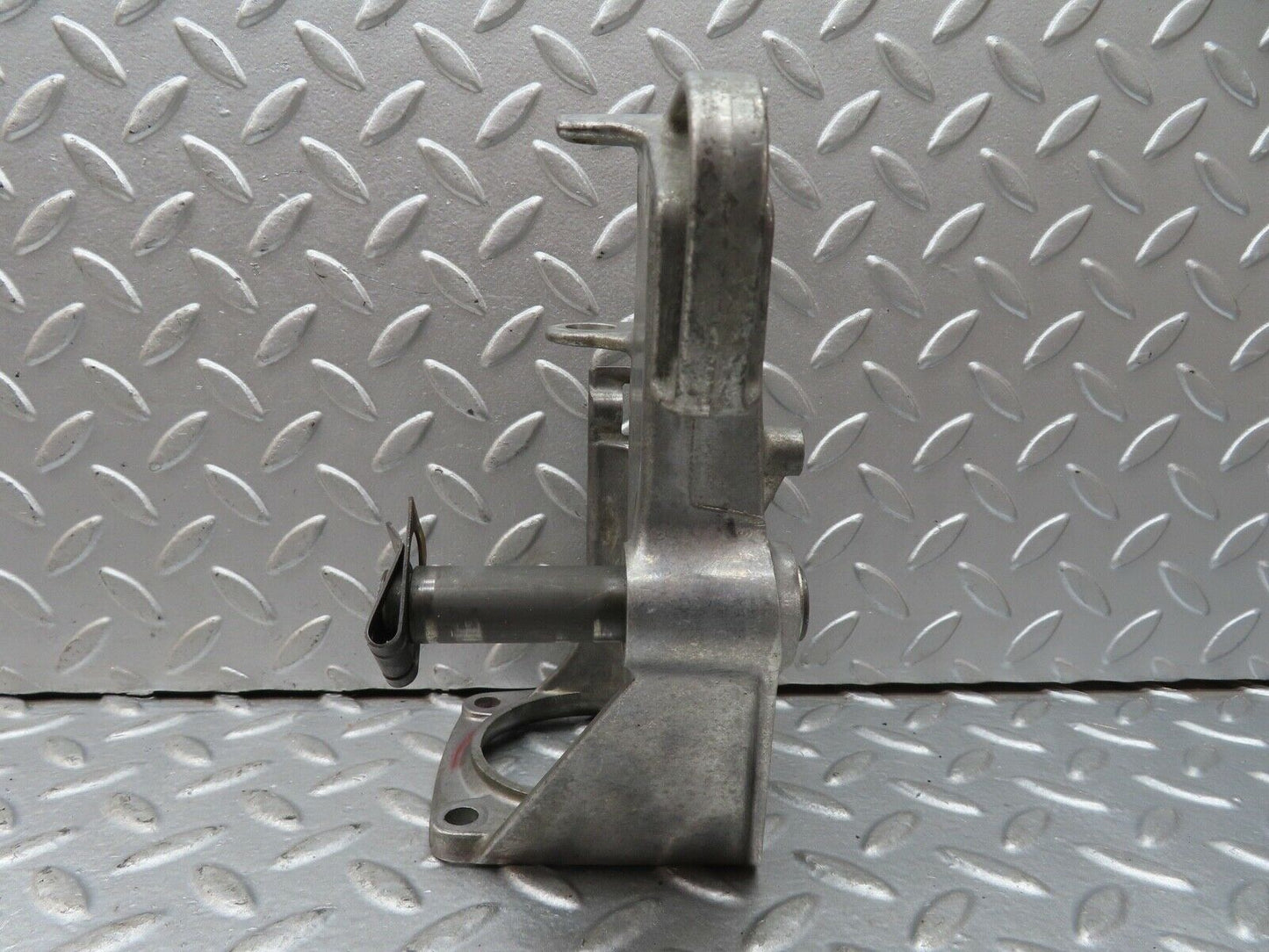 19100 Mercedes-Benz W123 300D Brake Pedal Bracket 1232940501