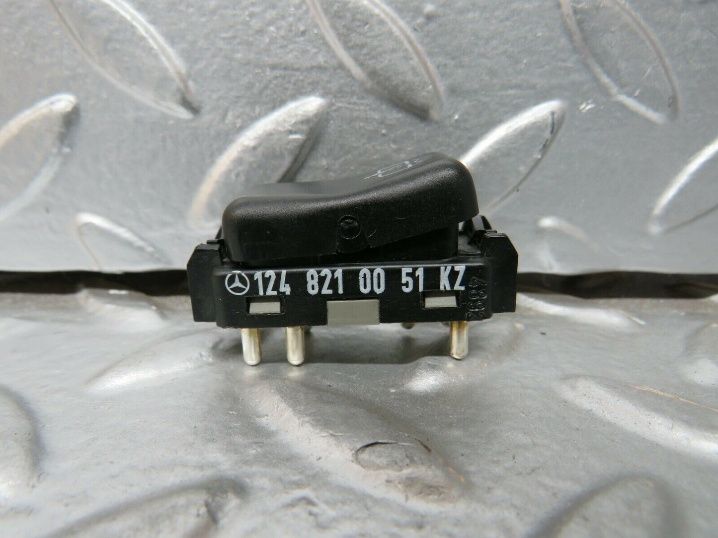 24291 Mercedes-Benz S124 220TE Wagon Tailgate Window Washer Switch 1248210051
