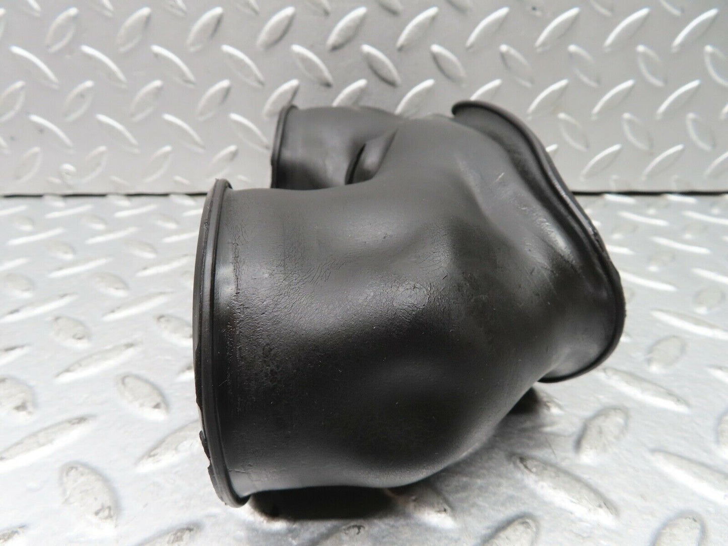 19068 Mercedes-Benz W123 300D Air Duct Rubber Hose 1238310088