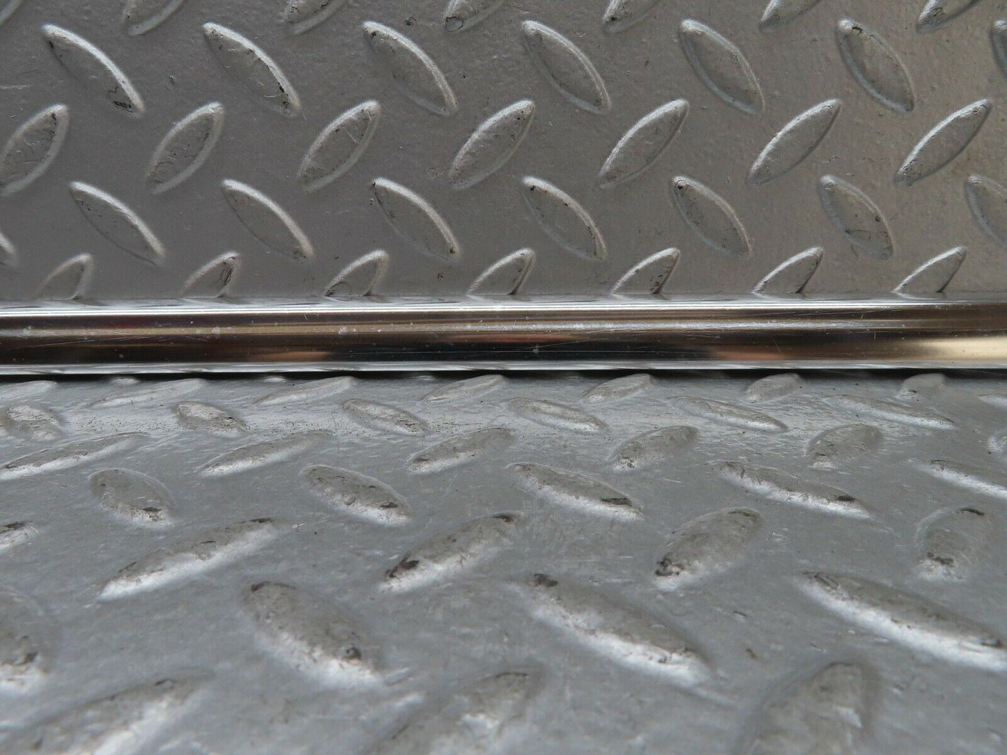 19126 Mercedes-Benz W123 300D Rear Left Door Chrome Moulding Trim