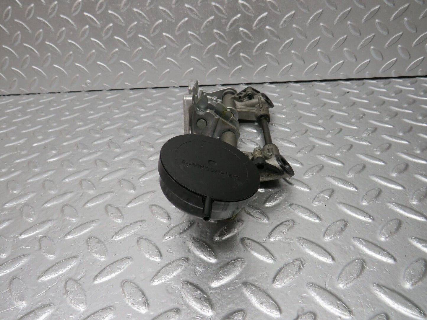 34025 Mercedes-Benz W124 260E Headrest Folding Mechanism