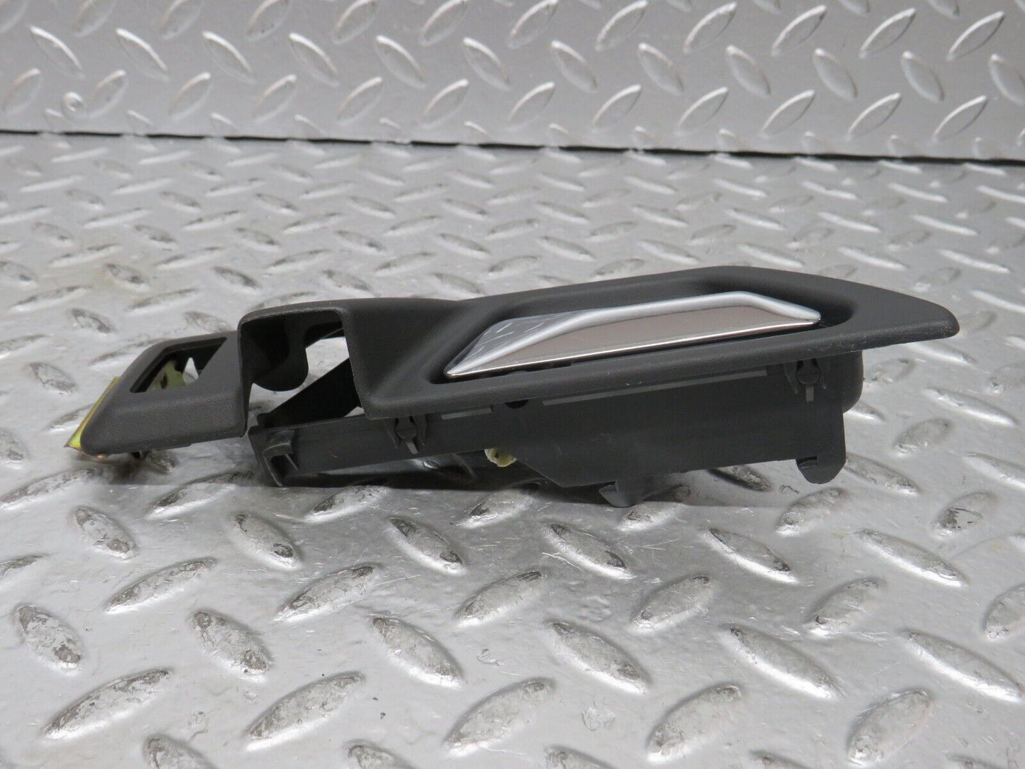 27513 Mercedes-Benz S124 300TE Rear Left Interior Door Handle 1247600161