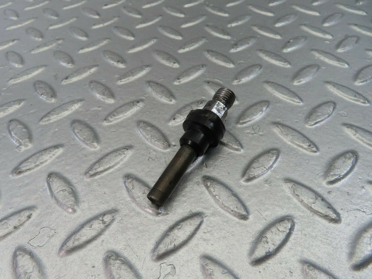10793 Mercedes-Benz W123 230E Fuel Injector Bosch 0437502010