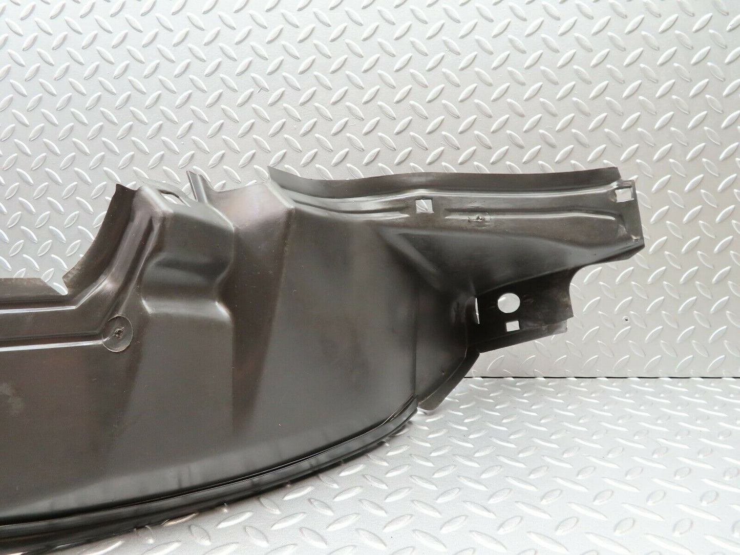 5569 Mercedes-Benz W124 230E Inner Mudguard Panelling Front Left 1248840735