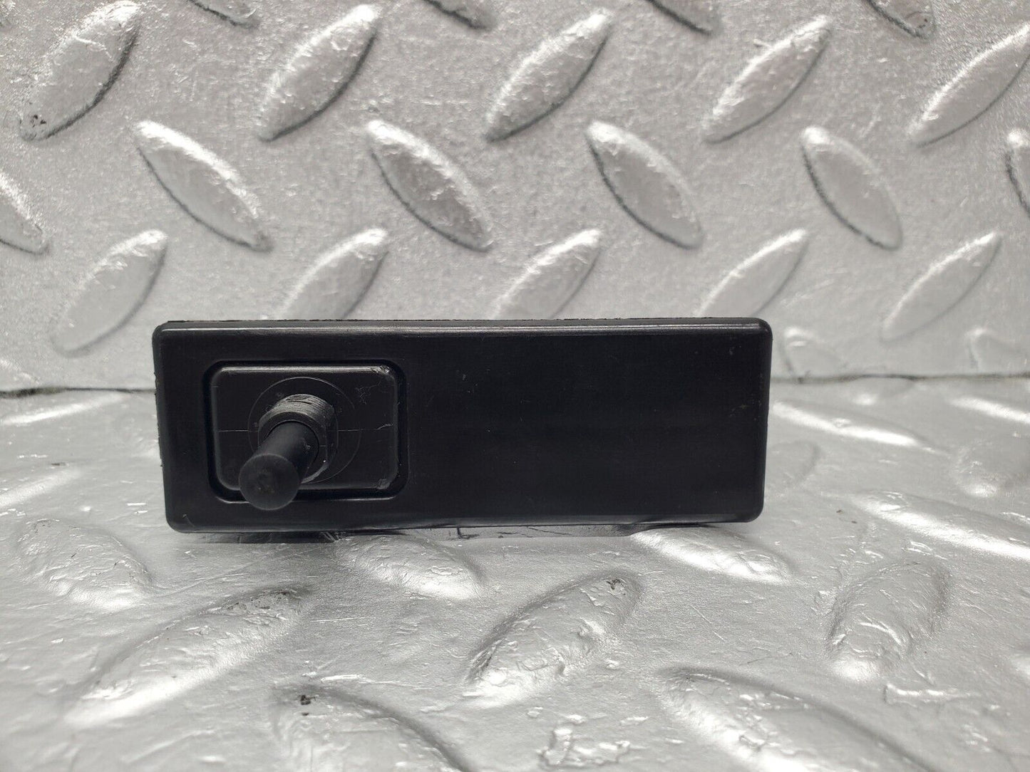 46537 Mercedes-Benz C123 280CE Coupe Trunk Boot Light Switch 1158202511 0008213152