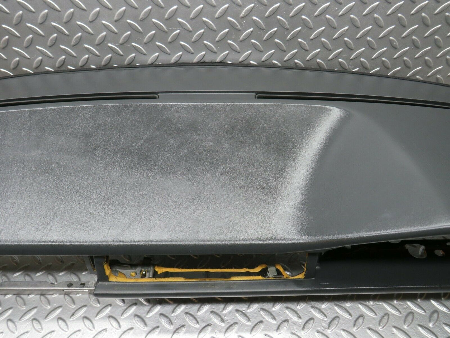 22381 Mercedes-Benz C124 E220 Coupe Dashboard Black