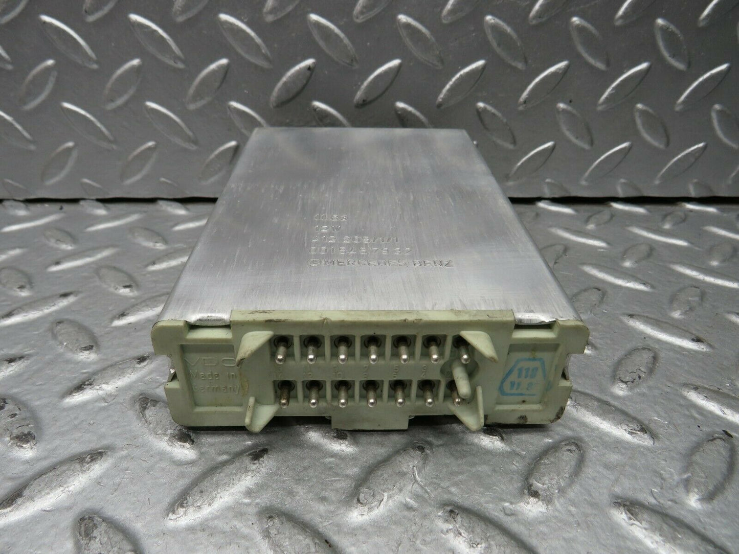 22110 Mercedes-Benz S123 280TE Cruise Control Module Unit 0015457932