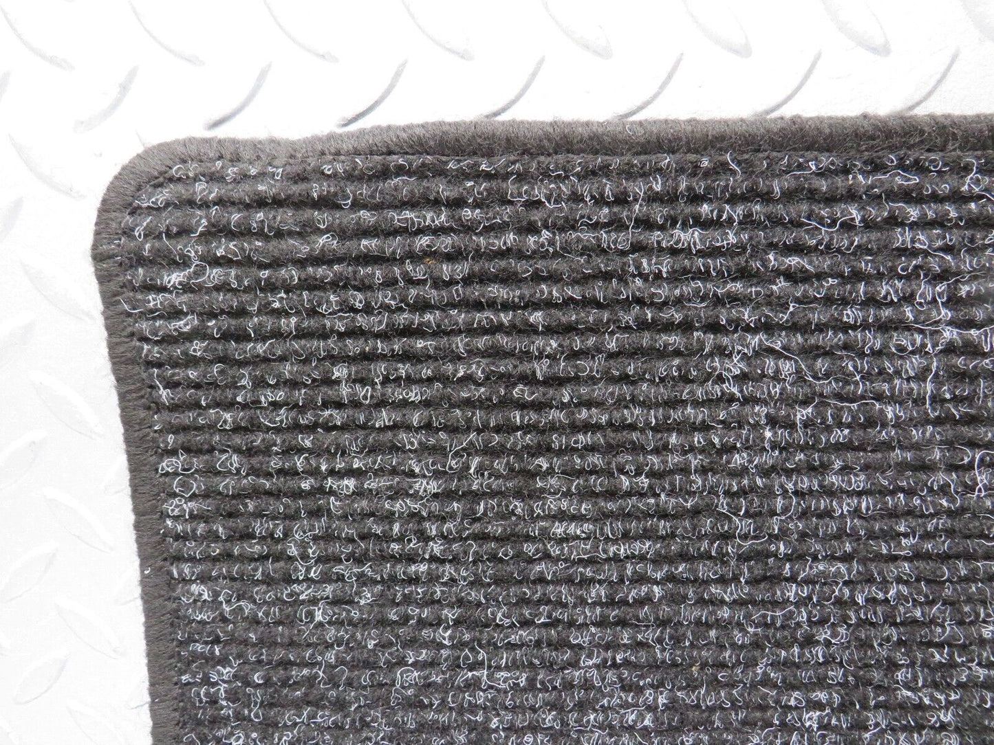 39047 Mercedes-Benz W201 190E 2.6L Rear Floor Mat 2x