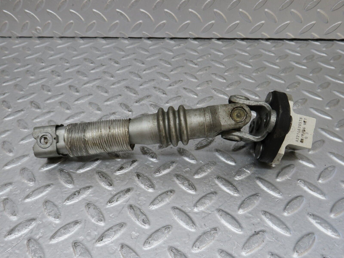 35186 Mercedes-Benz W221 Steering Column Joint Shaft Connector 2214620578