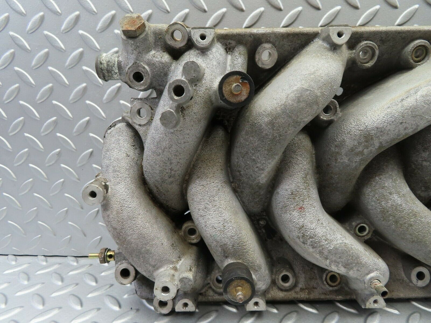6417 Mercedes-Benz W126 380SE Intake Manifold 1161415701
