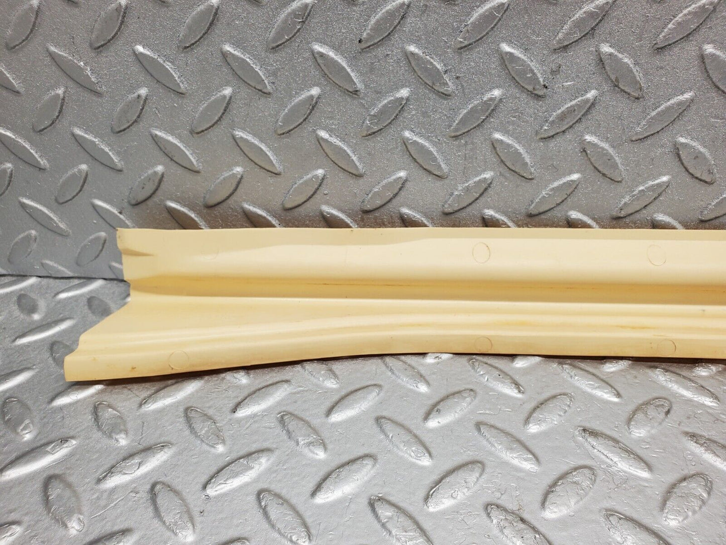 46742 Mercedes-Benz R129 320SL Coupe Right Door Sill Trim Beige 1297271088