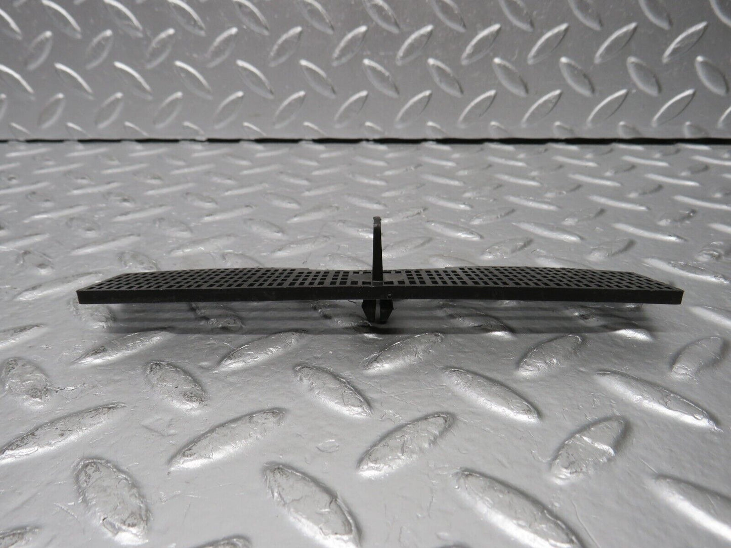 31523 Mercedes-Benz S124 220TE Wagon Windscreen Water Drain Grill 1246280067