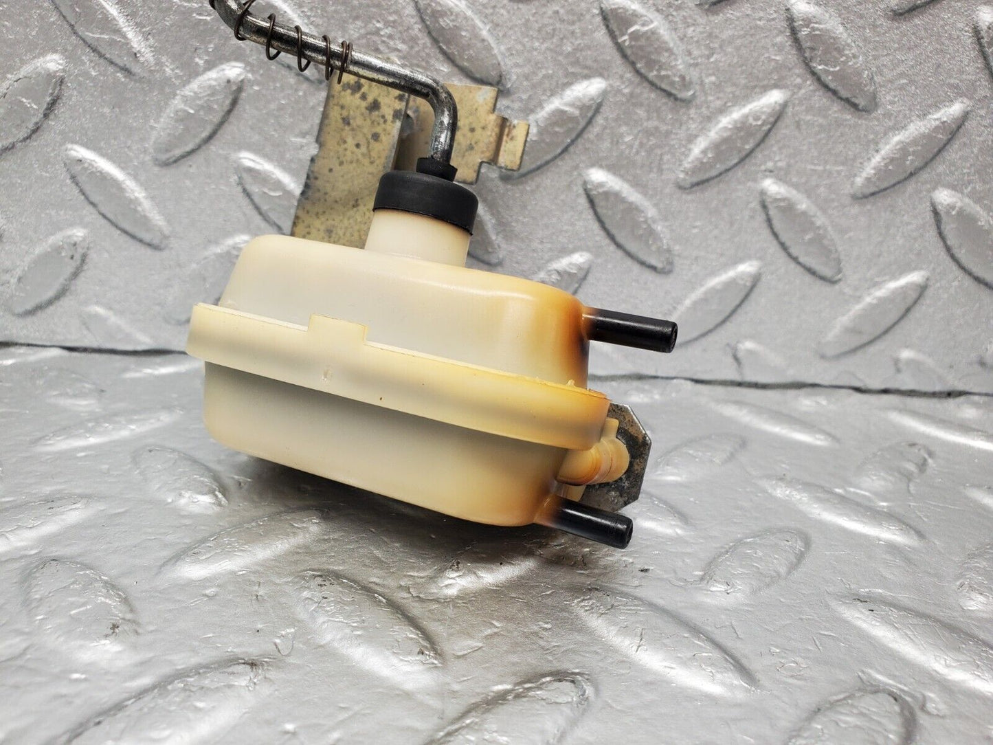 46472 Mercedes-Benz C123 280CE Coupe Fuel Tank Flap Cap Vacuum Actuator