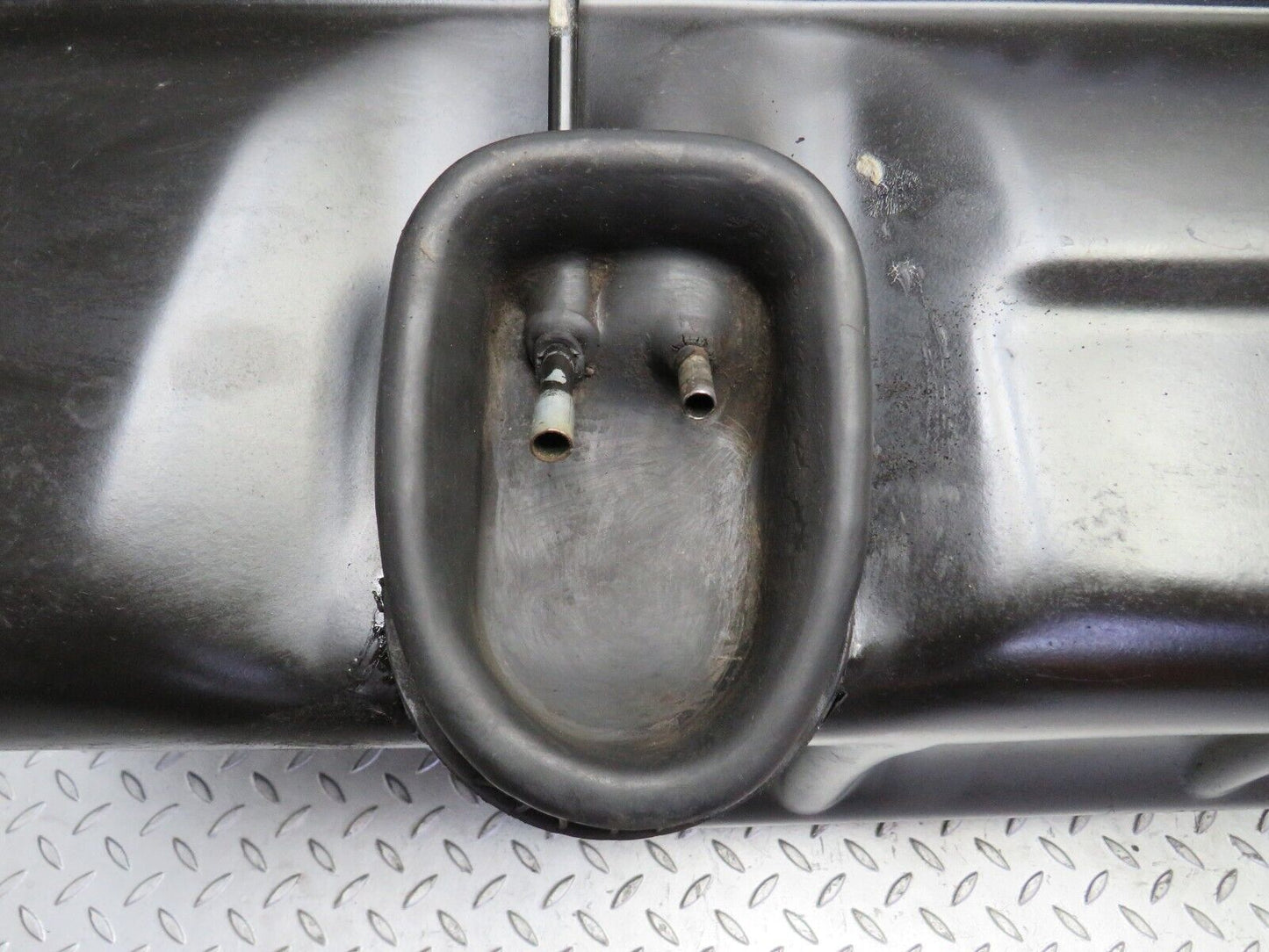29915 Mercedes-Benz W123 230E Fuel Tank