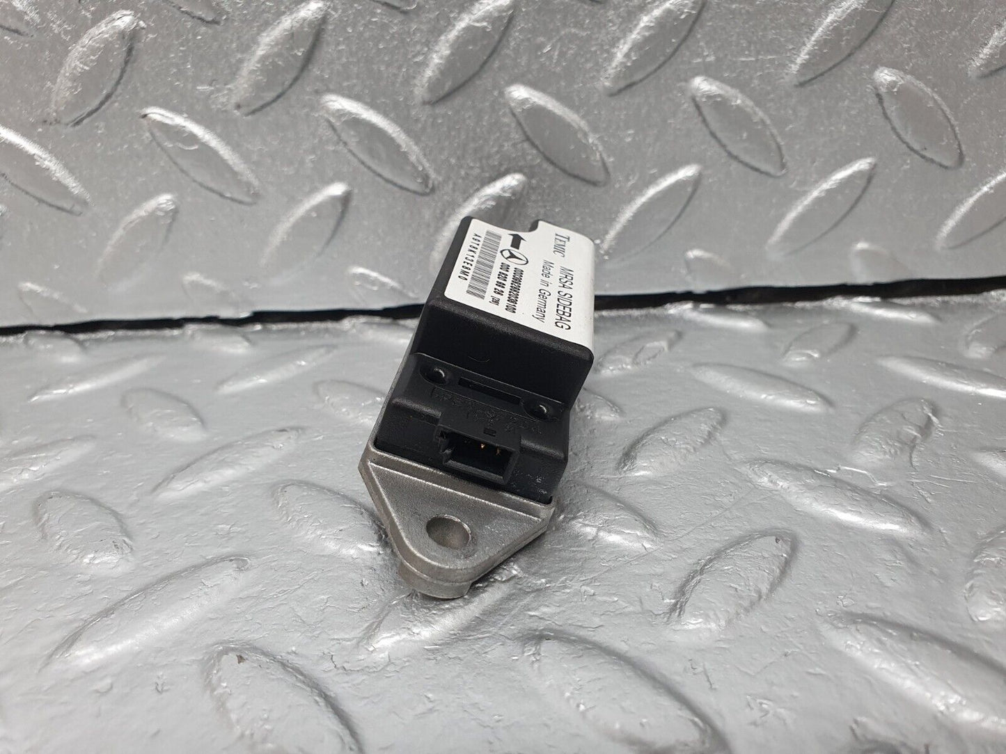 41857 Mercedes-Benz W202 C200 SRS Airbag Crash Sensor Temic 0008209926