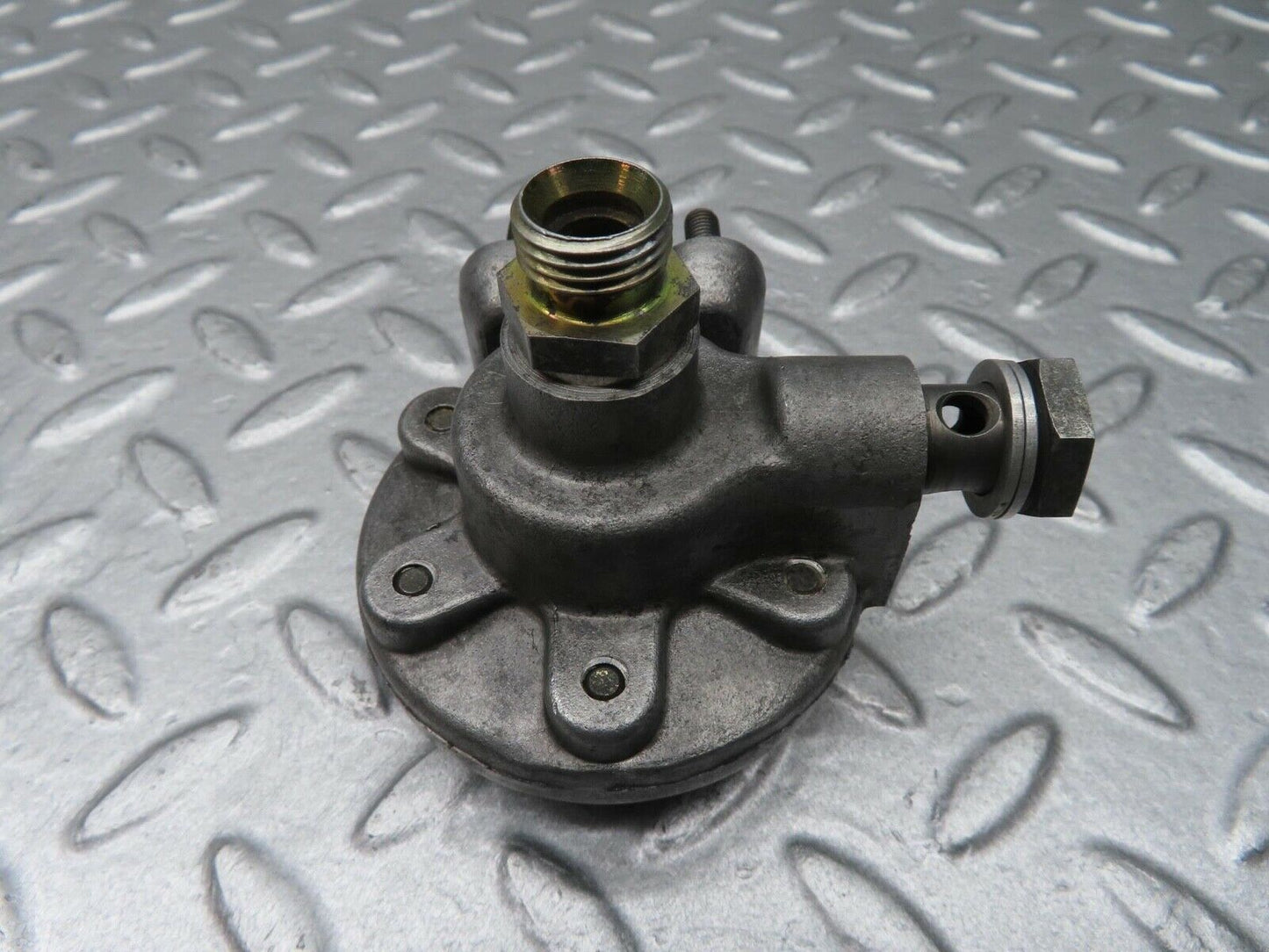 12826 Mercedes-Benz W111 Oil Pressure Damper