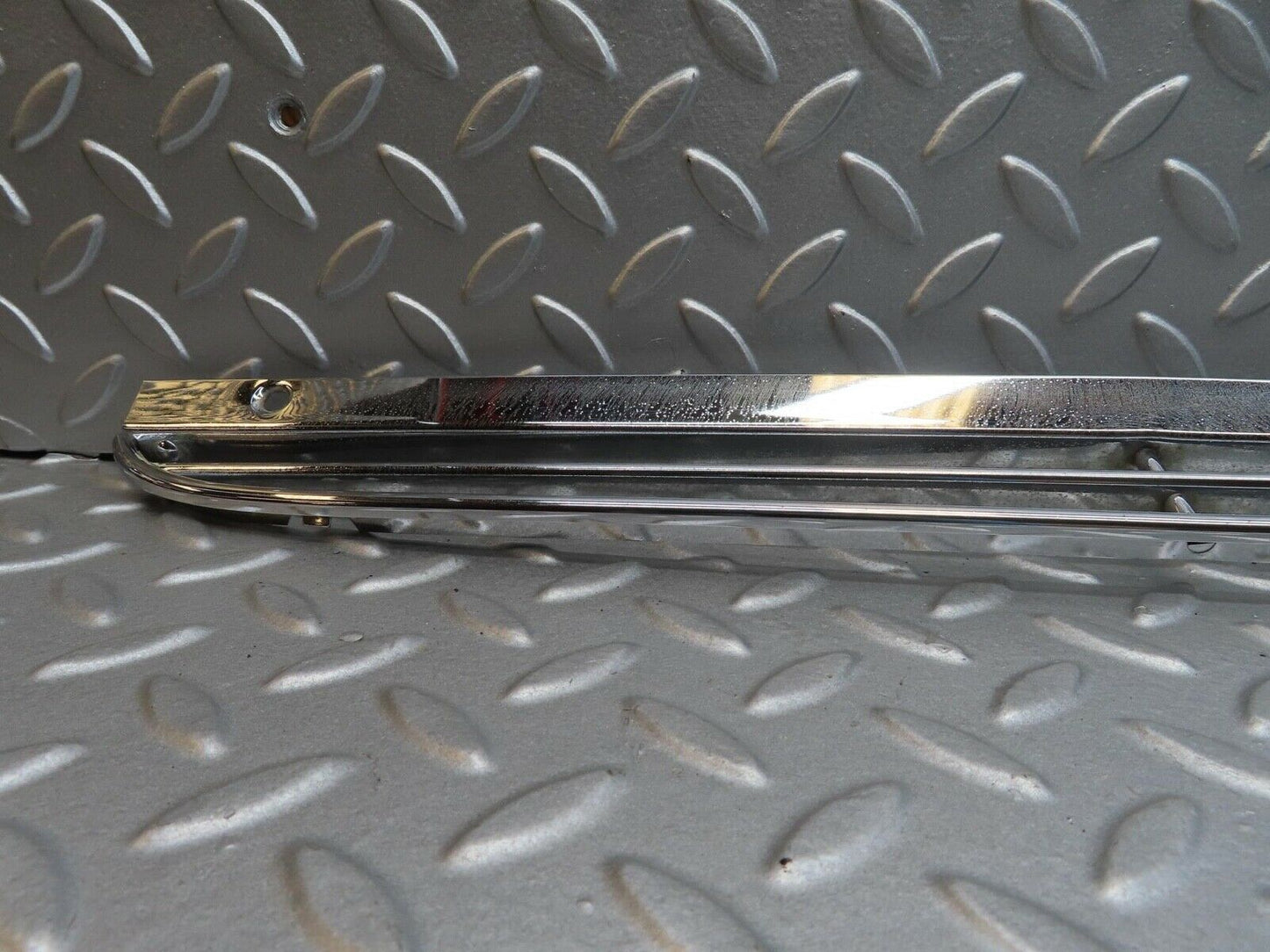 12654 Mercedes-Benz W111 220SE Air Intake Chrome Grill