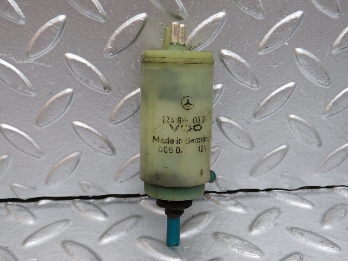 29458 Mercedes-Benz W124 230E Windscreen Washer Pump VDO 1248690321