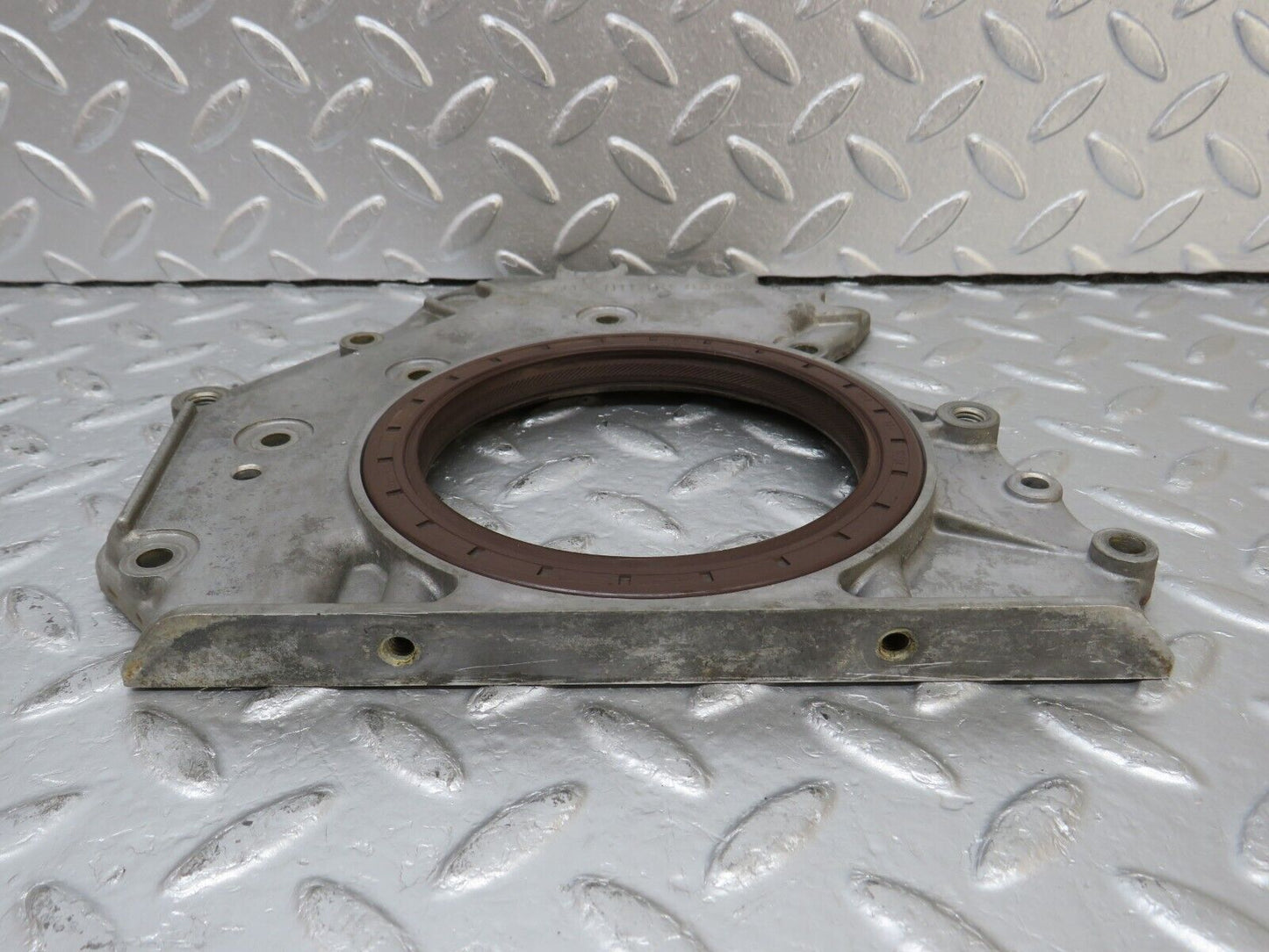 34522 Mercedes-Benz C126 380SEC Coupe Crankshaft Rear Sealing Cover 1170110008