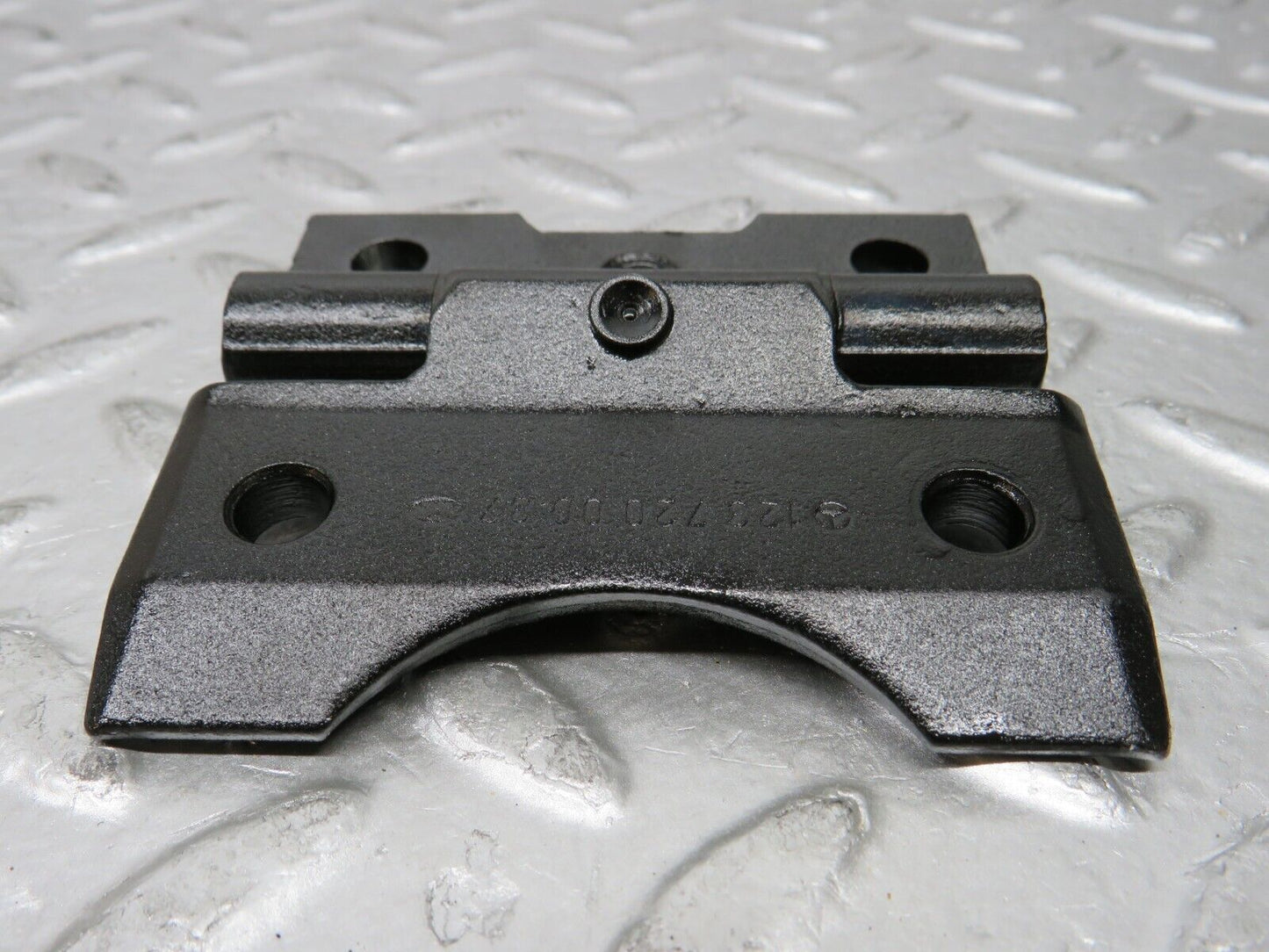 26867 Mercedes-Benz W123 240D Door Hinge Pair 1237200037