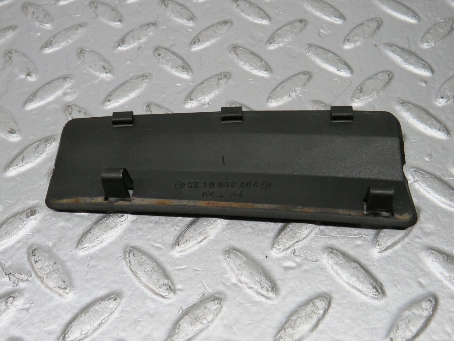 33457 Mercedes-Benz W202 C180 Windscreen Washer Nozzle Cover Trim 2028890025