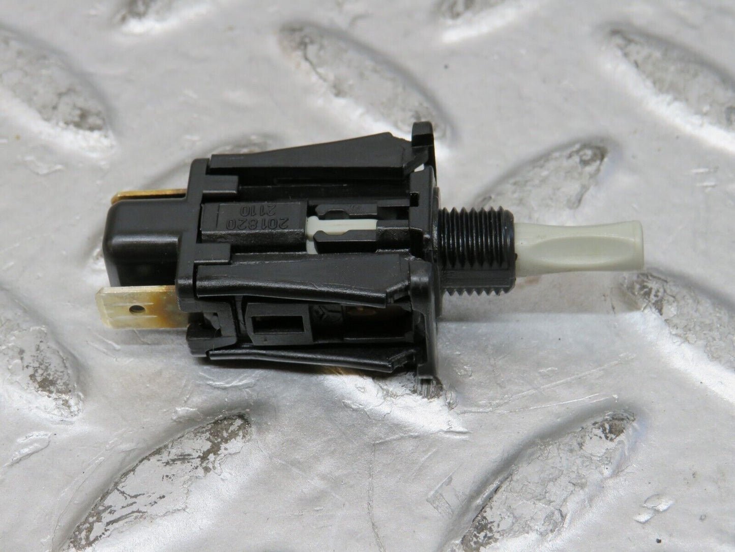 26500 Mercedes-Benz C124 220CE Coupe Door Contact Switch 2018202110