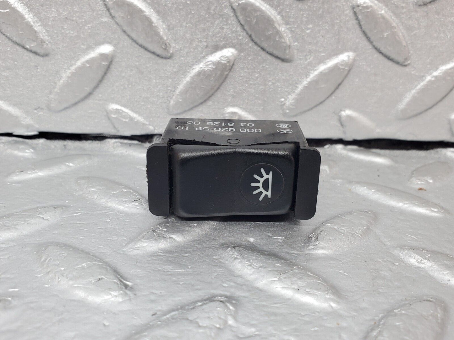 44522 Mercedes-Benz W123 280E Interior Light Switch 0008205910