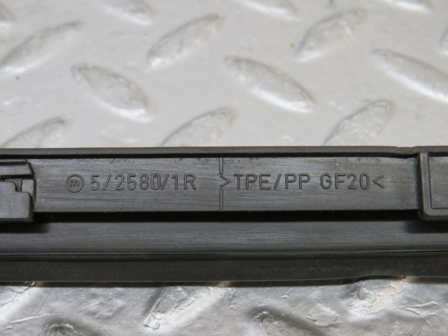 35258 Mercedes-Benz W221 Rear Right Door Lower Seal Trim 2216900462