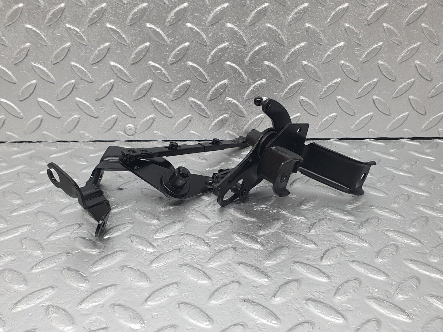 43568 Mercedes-Benz C126 380SEC Coupe Throttle Linkage