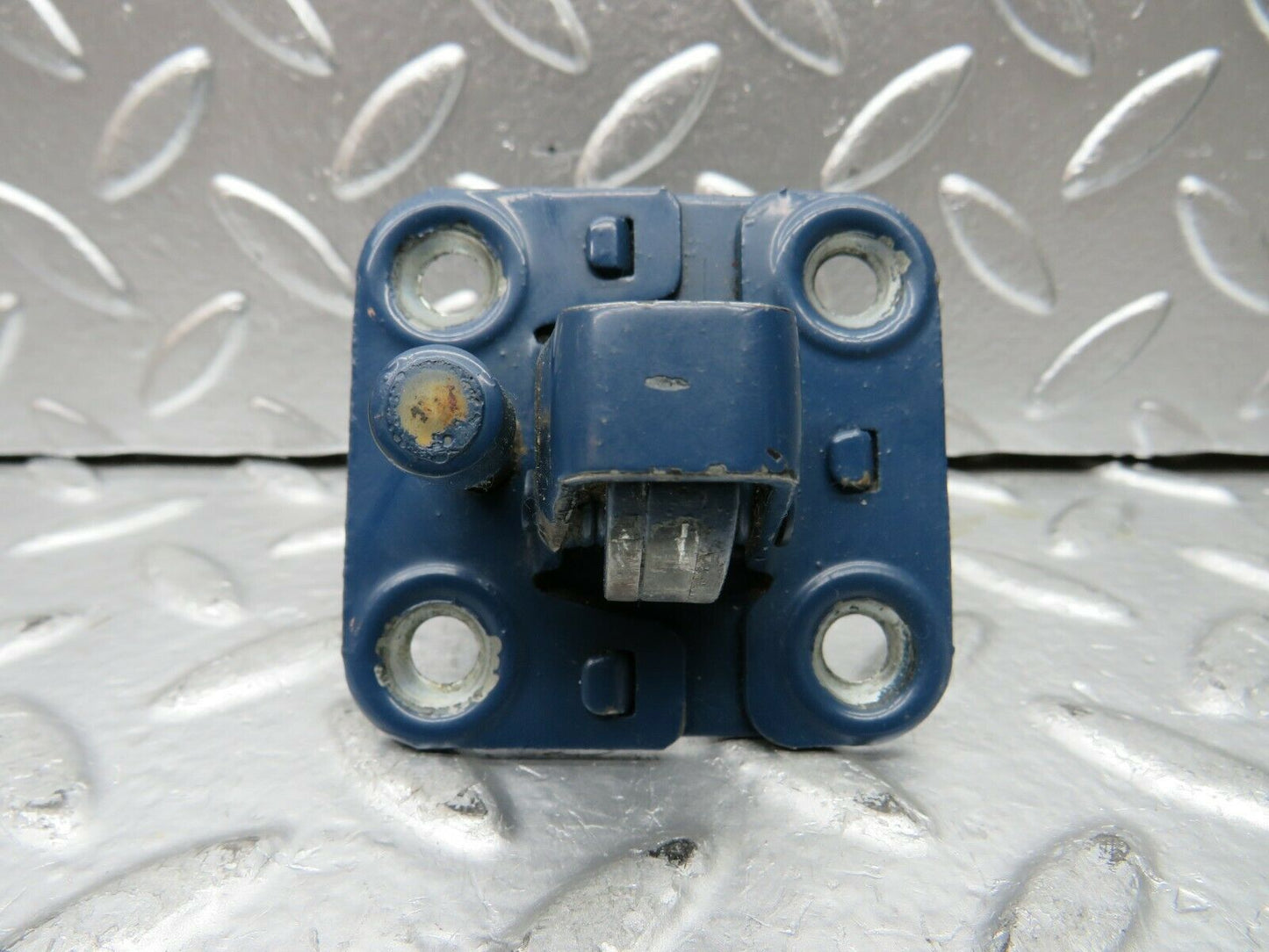 23025 Mercedes-Benz C123 230CE Coupe Wagon Bonnet Lock Catch