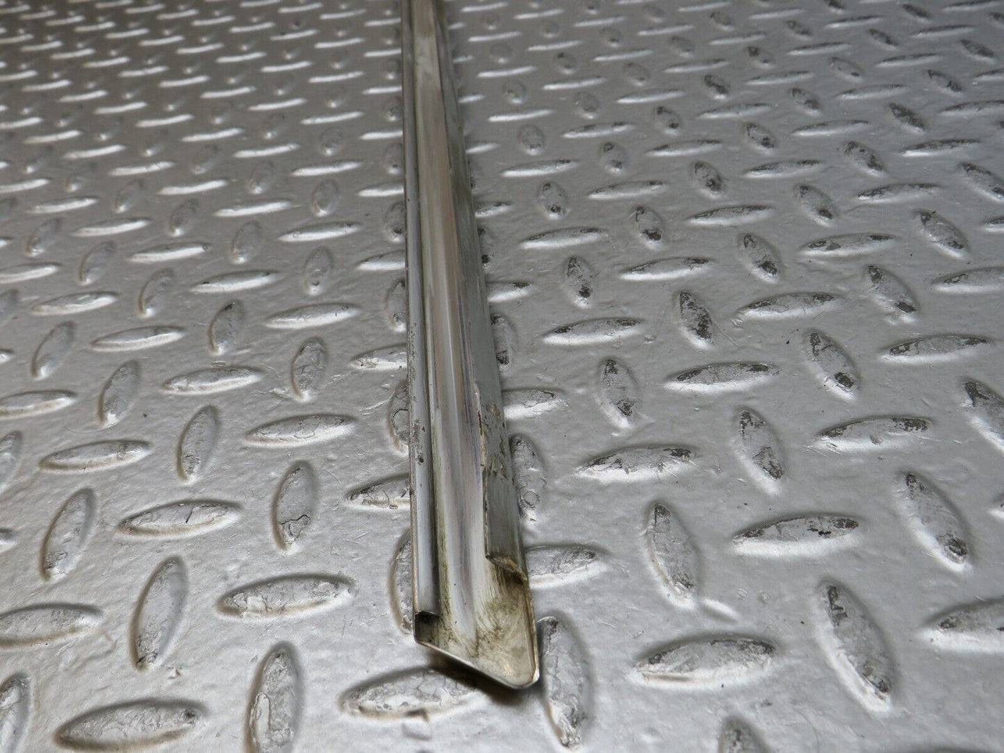 28232 Mercedes-Benz S123 240D Wagon Rear Left Window Chrome Moulding Trim