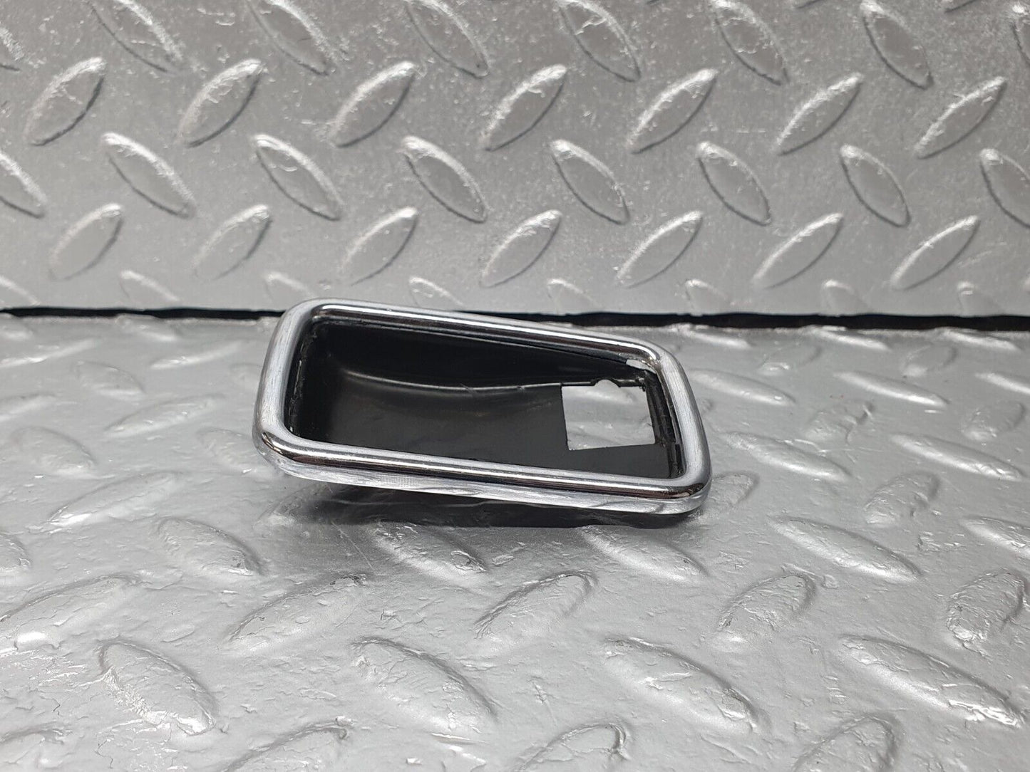 43107 Mercedes-Benz W108 280SE Chrome Frame For Door Opener Left 1087660511