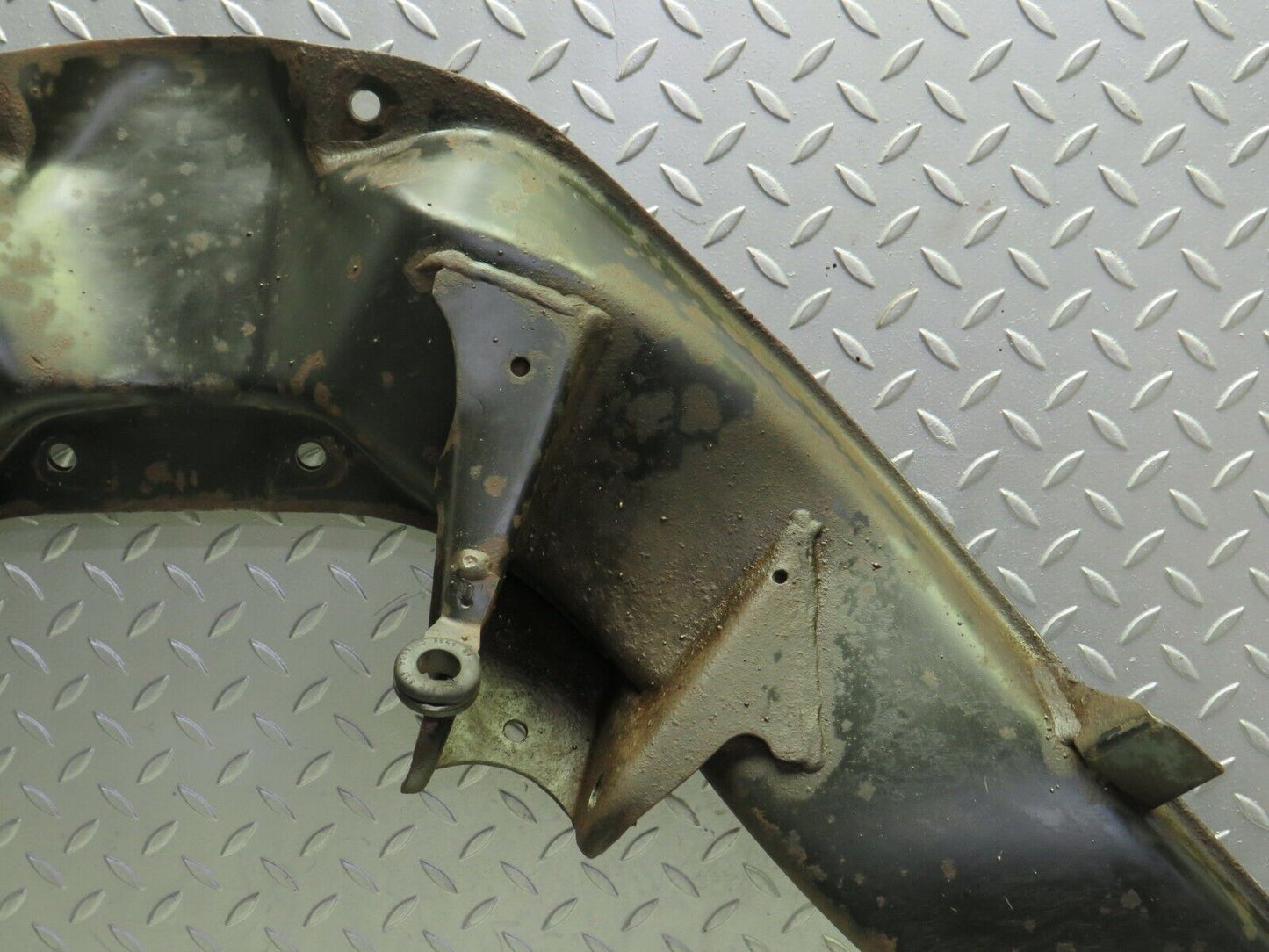 4089 Mercedes-Benz S123 200T Wagon Rear Subframe Axle Carrier Suspension