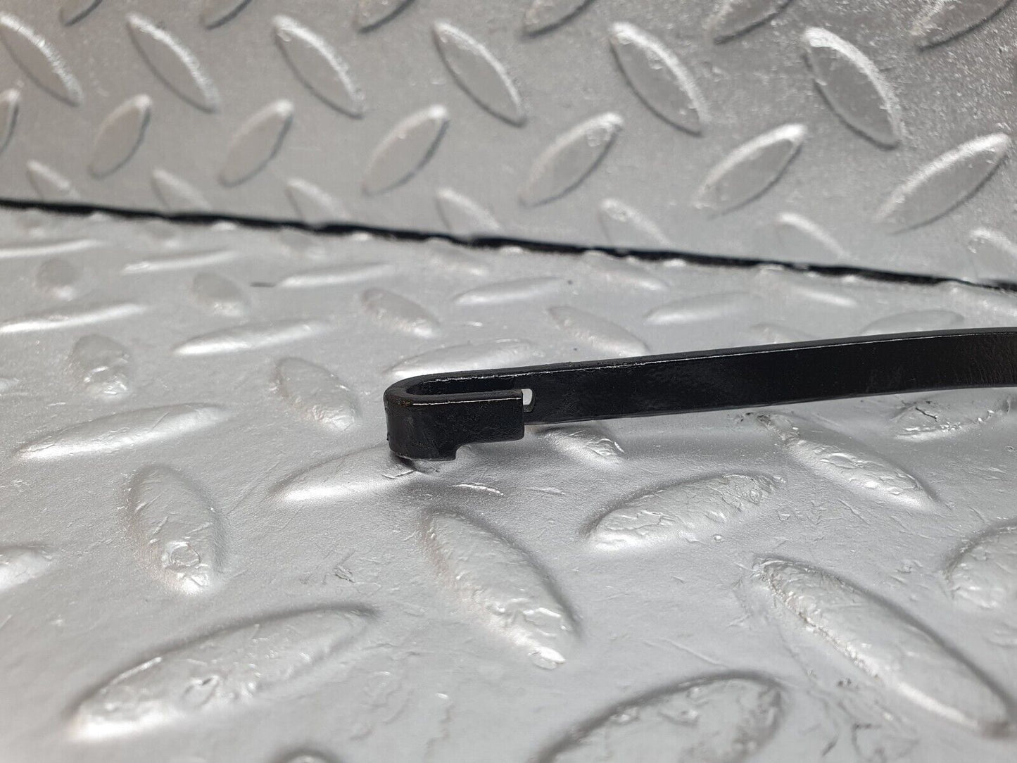 43704 Mercedes-Benz C126 380SEC Coupe Windscreen Wiper Arm Right Side Bosch