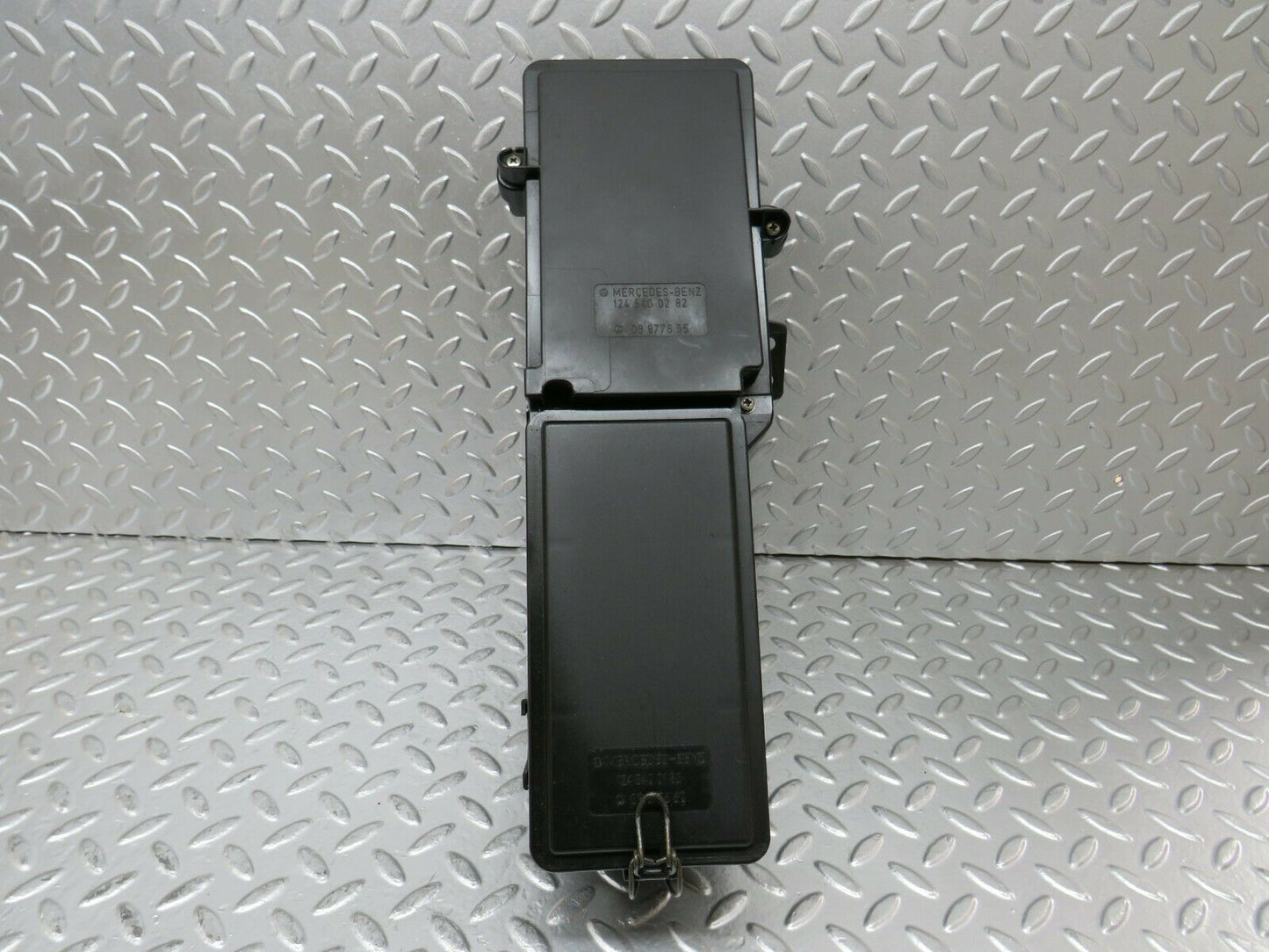 24354 Mercedes-Benz S124 220TE Wagon Fuse Box 1245401850 1245400282 1245400182
