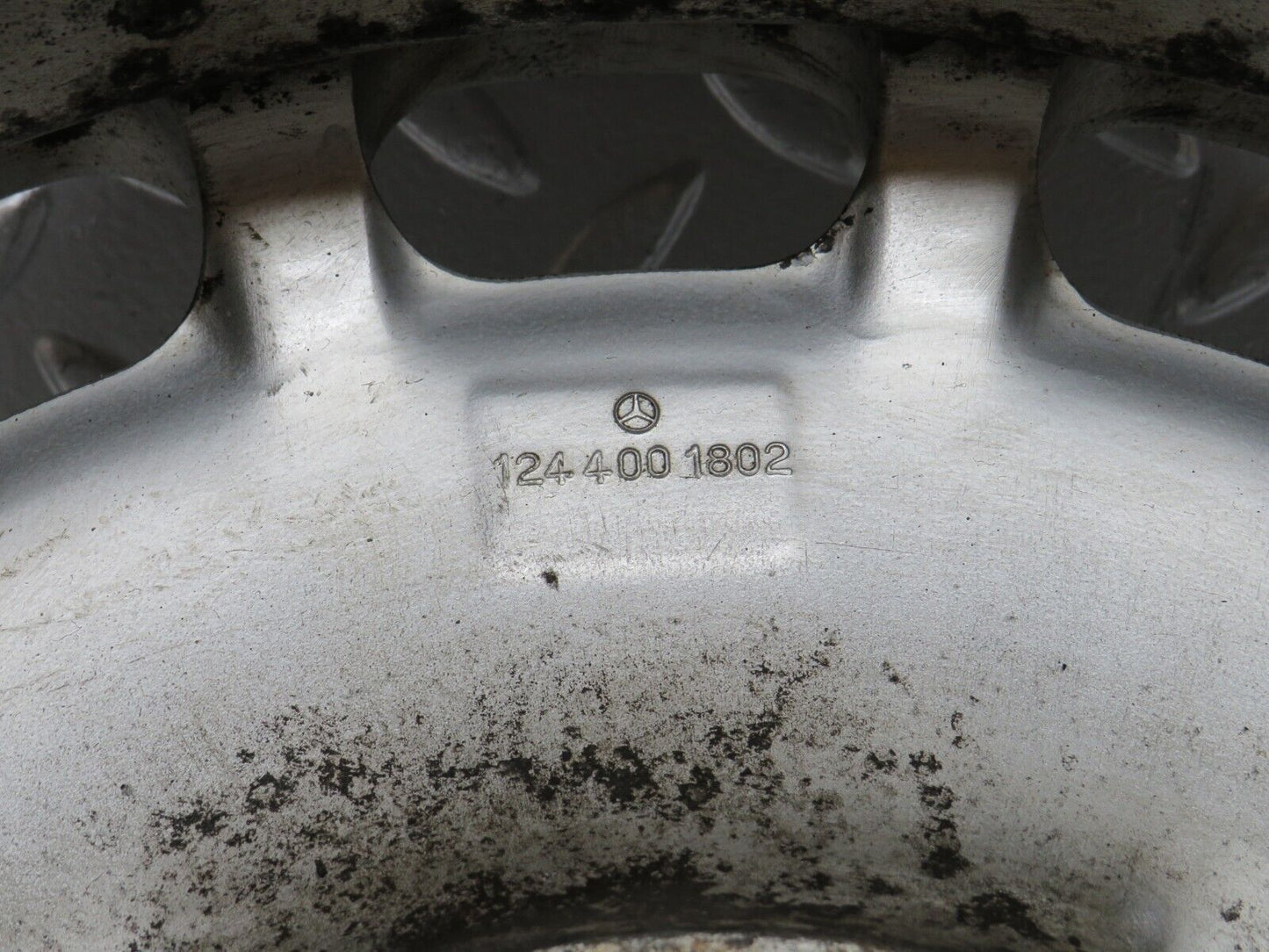 29611 Mercedes-Benz W124 230E Alloy Wheel 6.5Jx15H2 ET49 1244001802