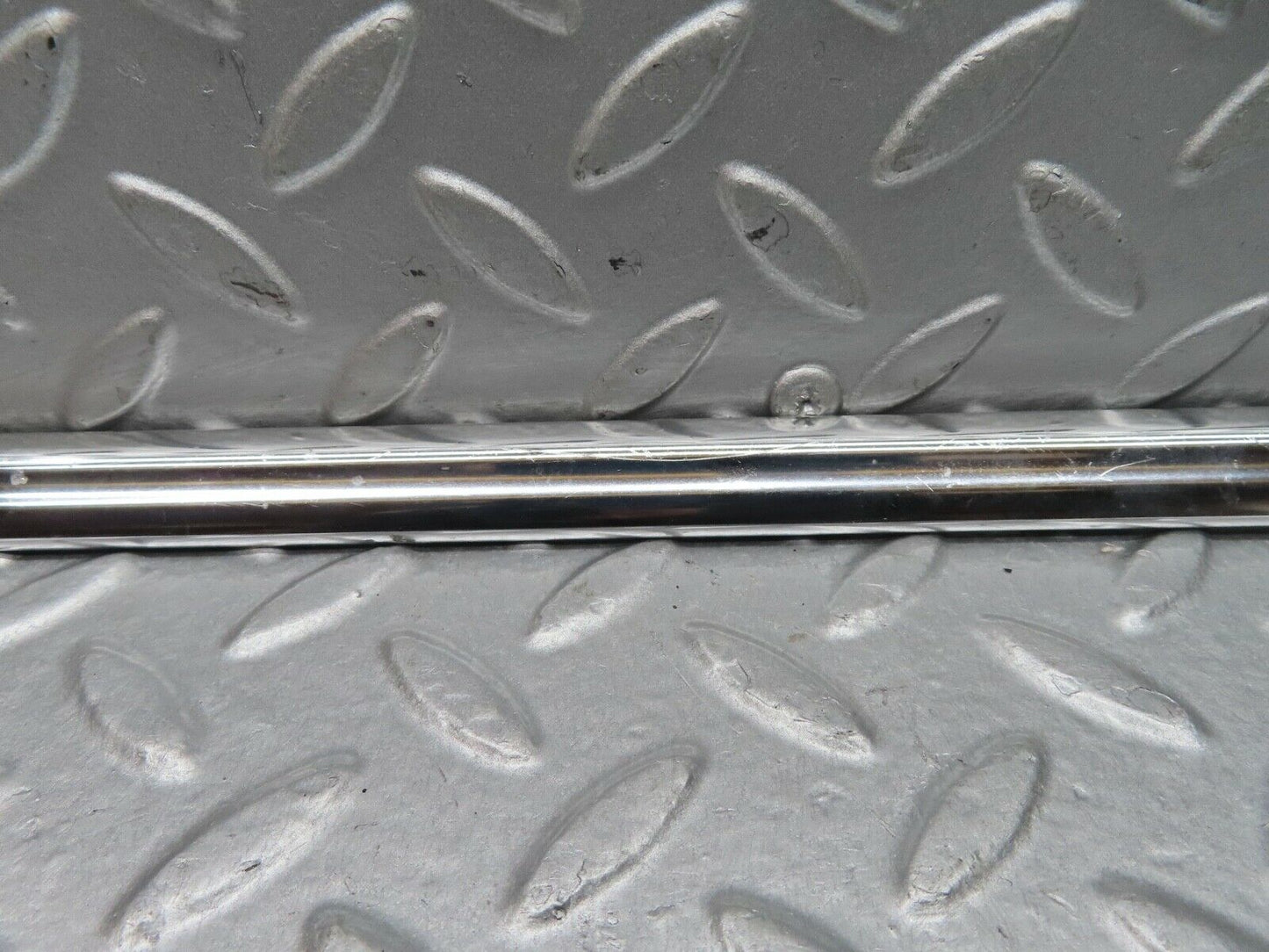 18140 Mercedes-Benz W123 200 Front Left Door Chrome Moulding Trim