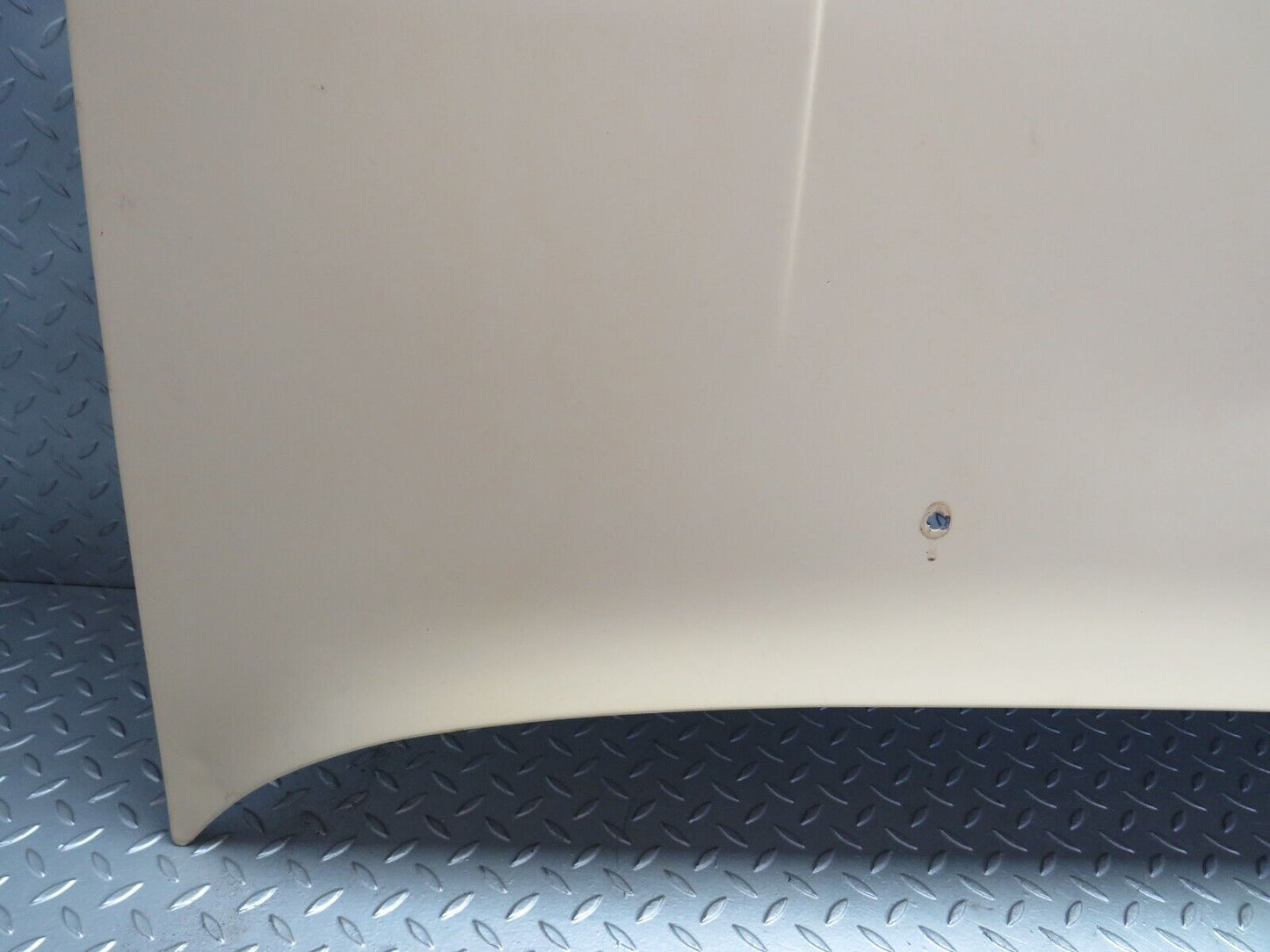 30037 Porsche 924 Bonnet