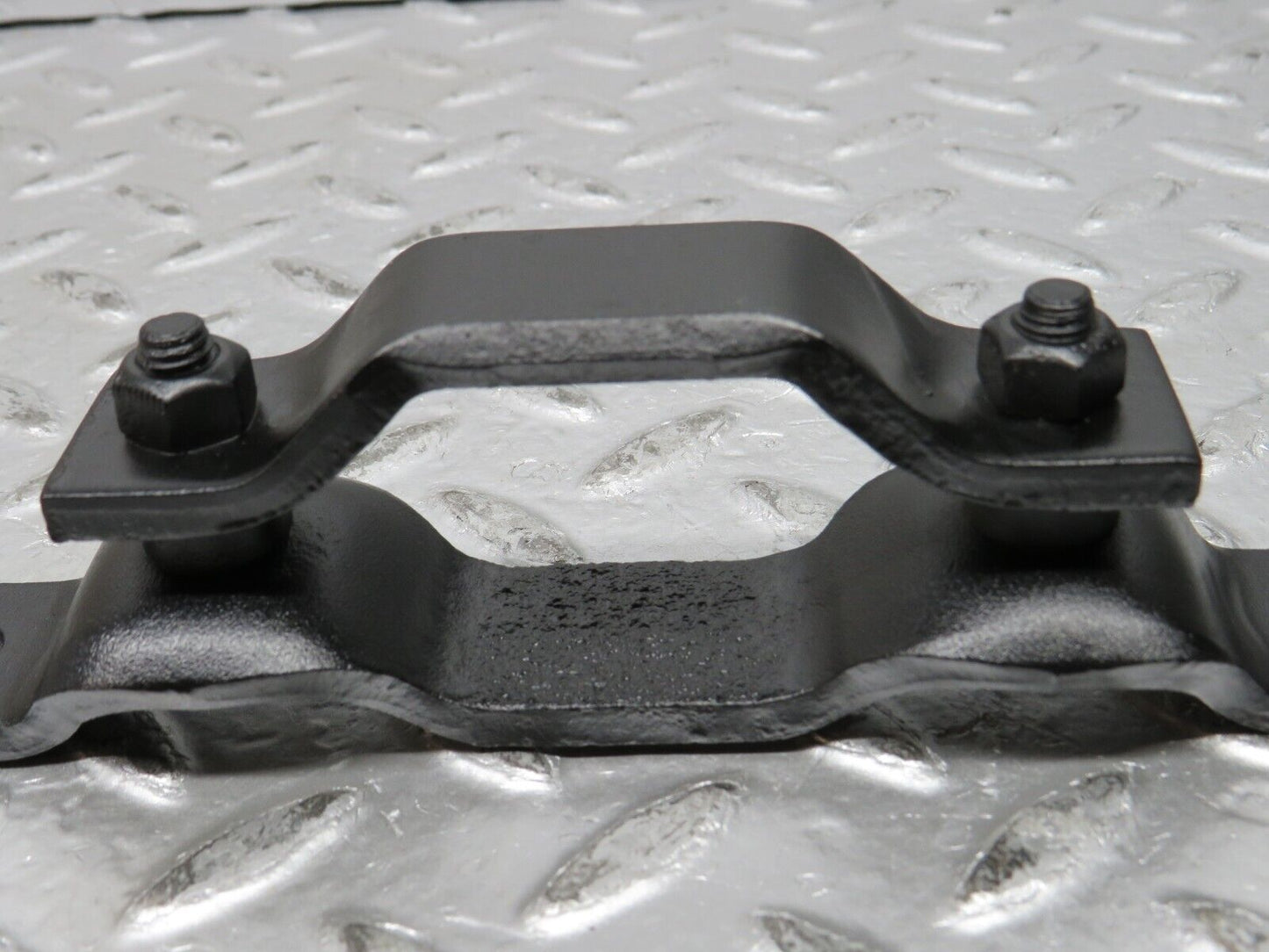 31994 Mercedes-Benz W123 230E Engine Mount Bracket Front