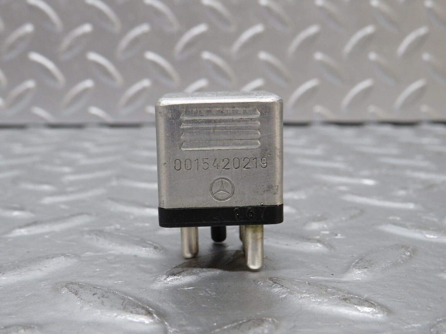 32473 Mercedes-Benz S124 300TE Wagon Multi Purpose Relay 0015420219