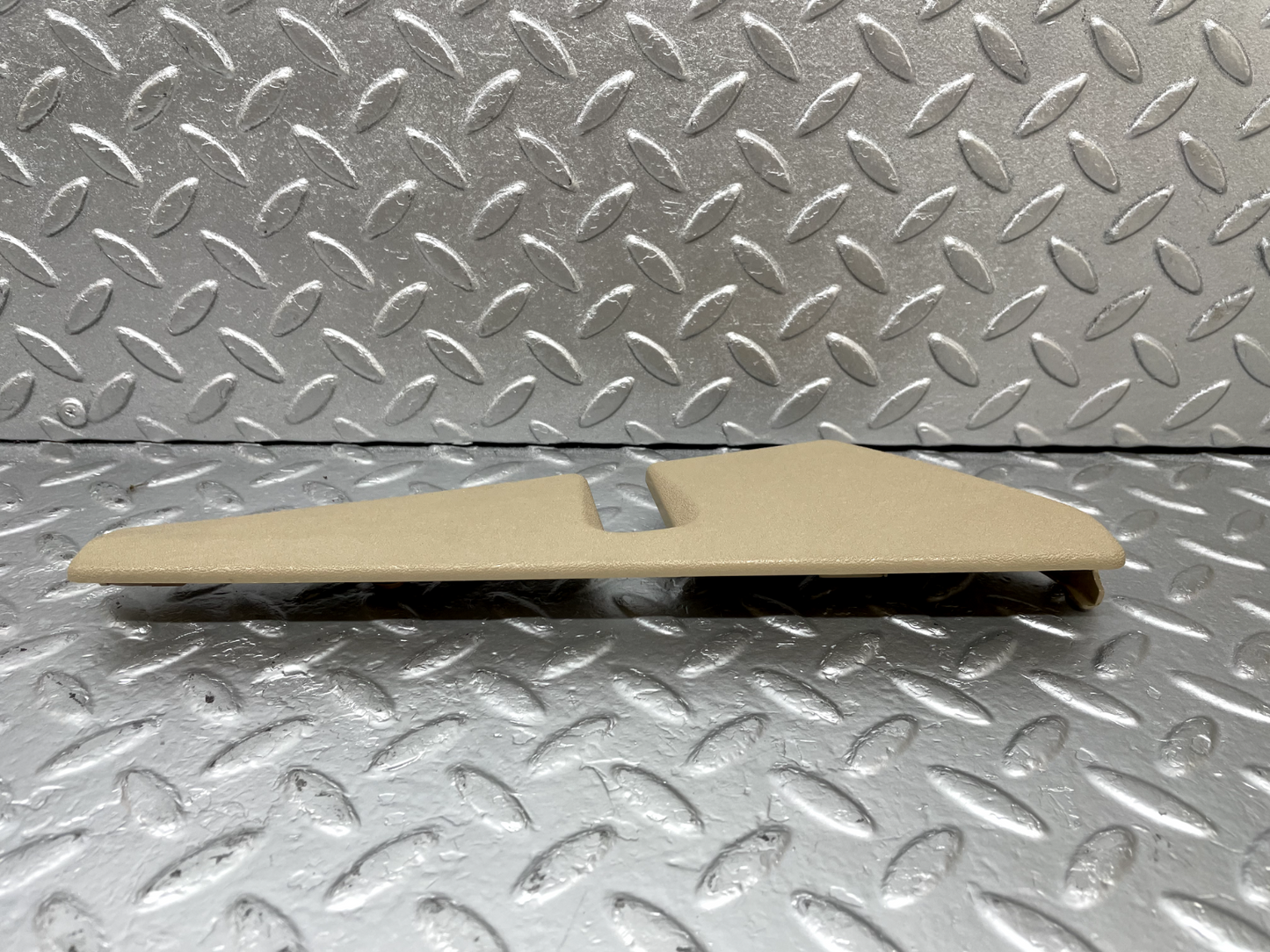 44247 Mercedes-Benz W124 Front Right Seat Cover Trim Champignon 1249190220