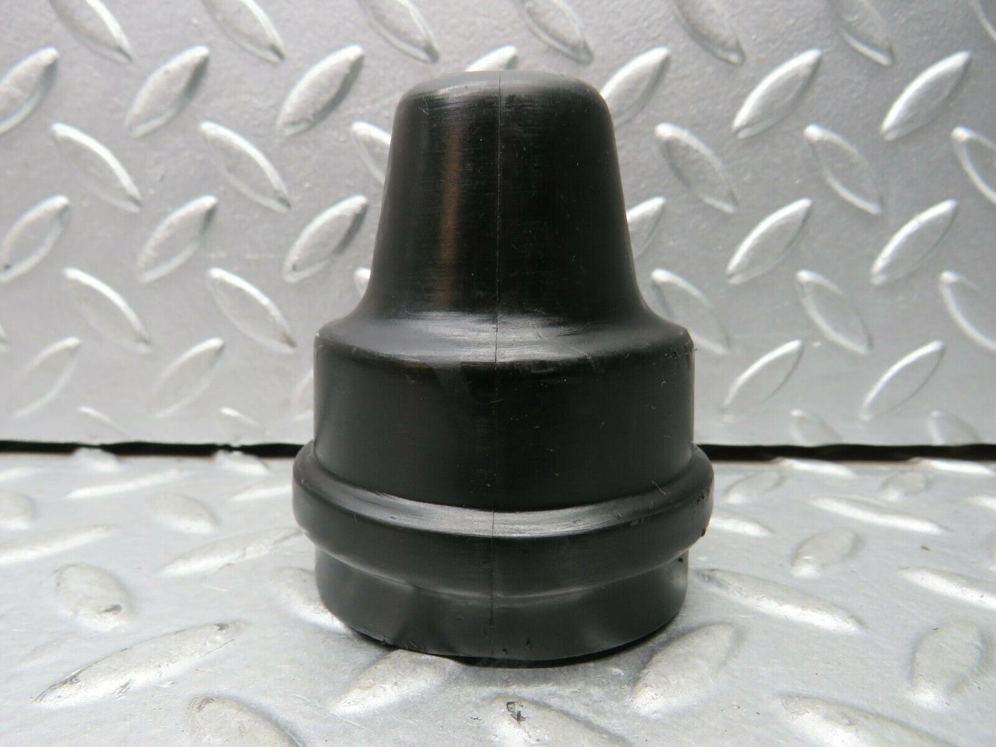 22225 Mercedes-Benz S123 280TE Wagon Ignition Coil Protective Cap 0001581785