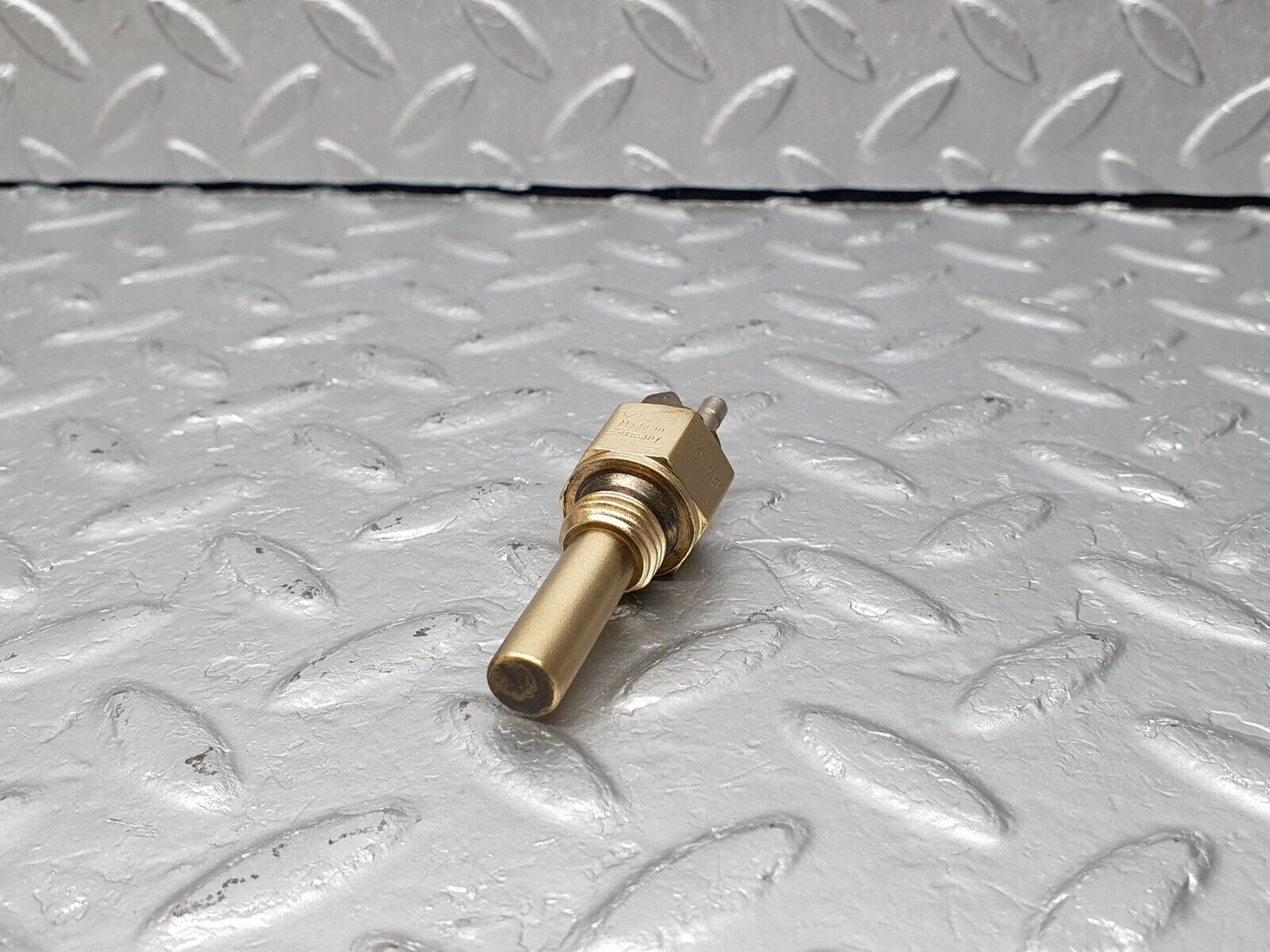41359 Mercedes-Benz W116 350SE Coolant Temperature Sensor VDO