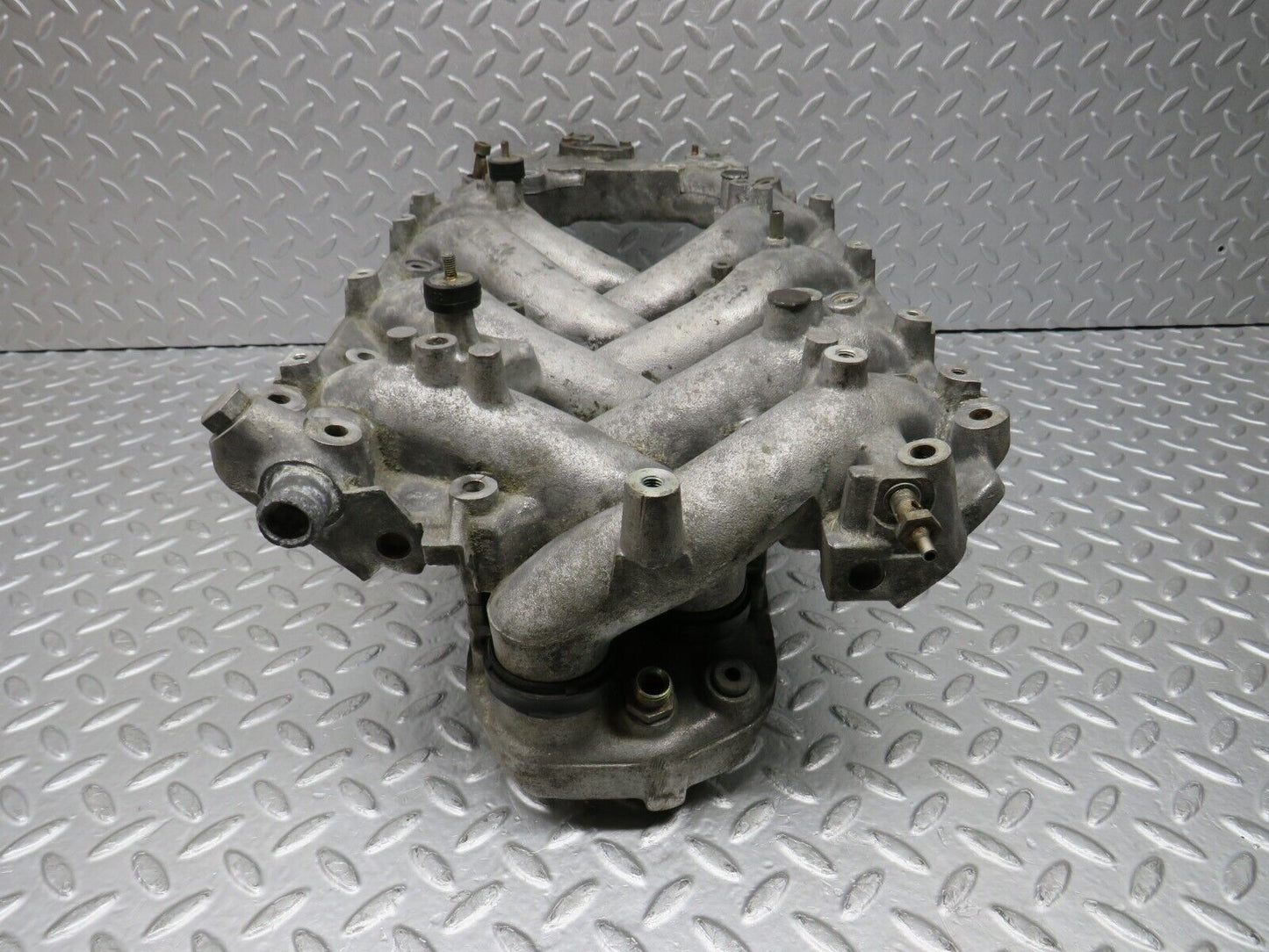 39292 Mercedes-Benz R107 500SL Air Intake Manifold 1171413401 1161415301