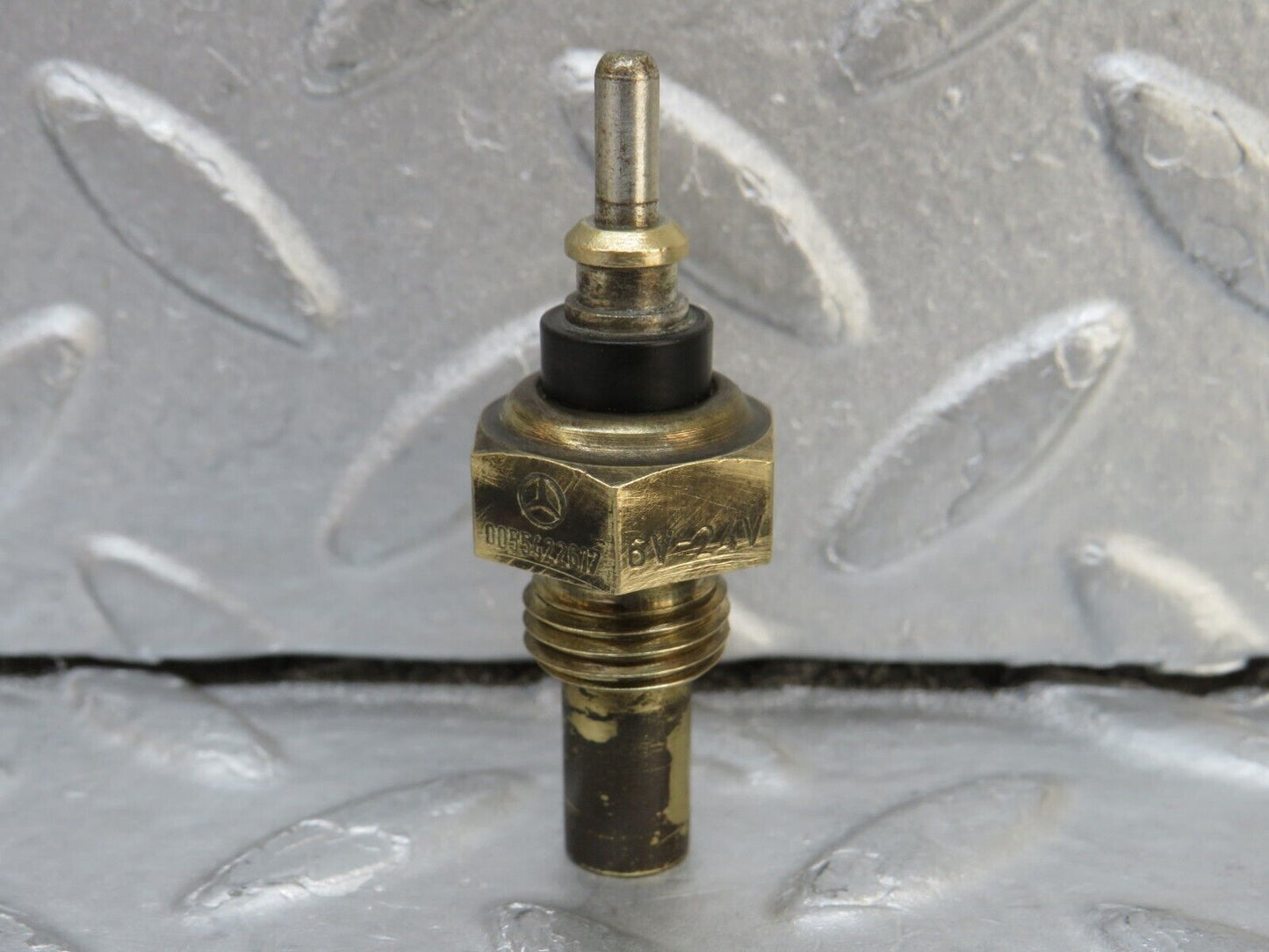 37144 Mercedes-Benz C126 420SEC Coupe Coolant Temperature Sensor 0824121001 005542617
