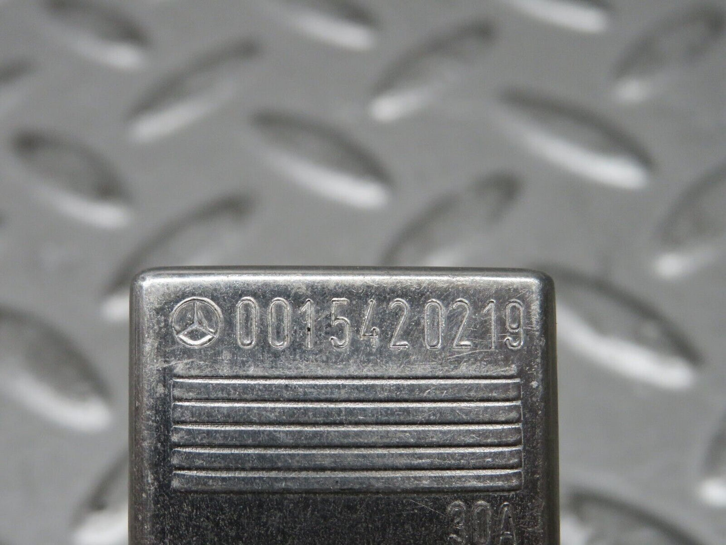 28665 Mercedes-Benz W123 230E Multi Purpose Relay 0015420219