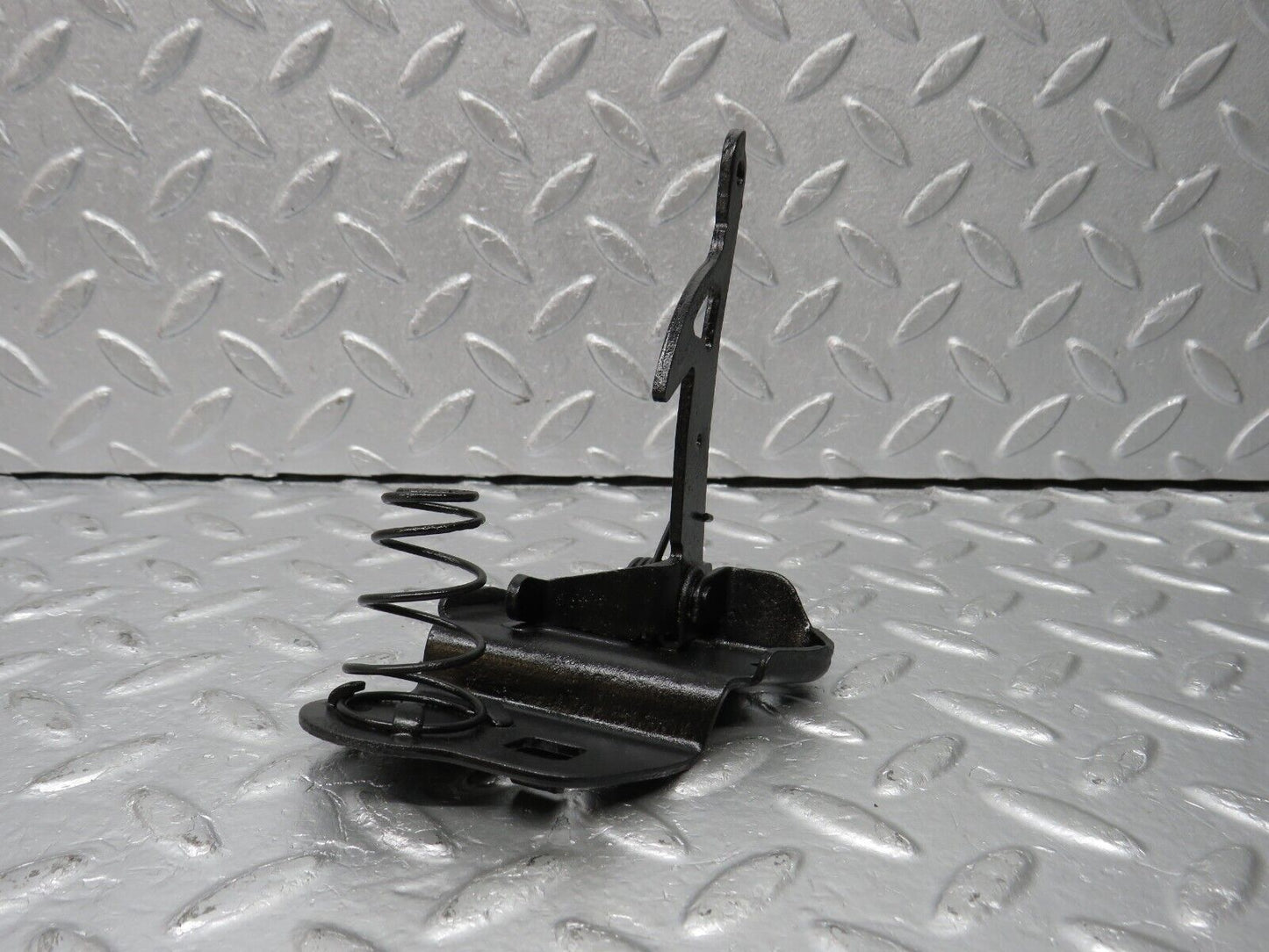 39598 Mercedes-Benz R129 320SL Coupe Bonnet Safety Latch