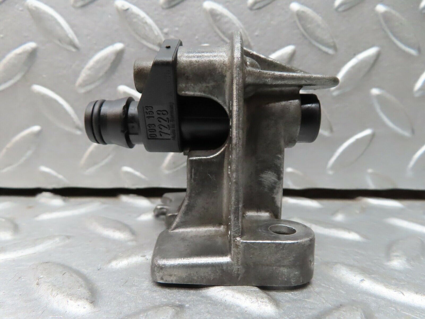 19553 Mercedes-Benz C140 CL420 Coupe Crankshaft Sensor With Holder 1161580640