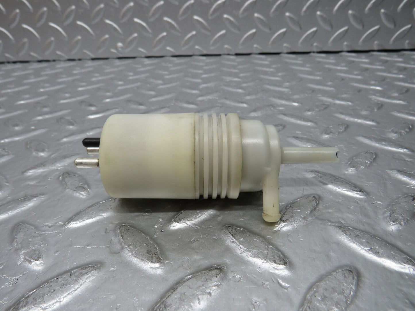 30704 Mercedes-Benz W201 190E 2.0L Windscreen Washer Pump Hella 1248690421