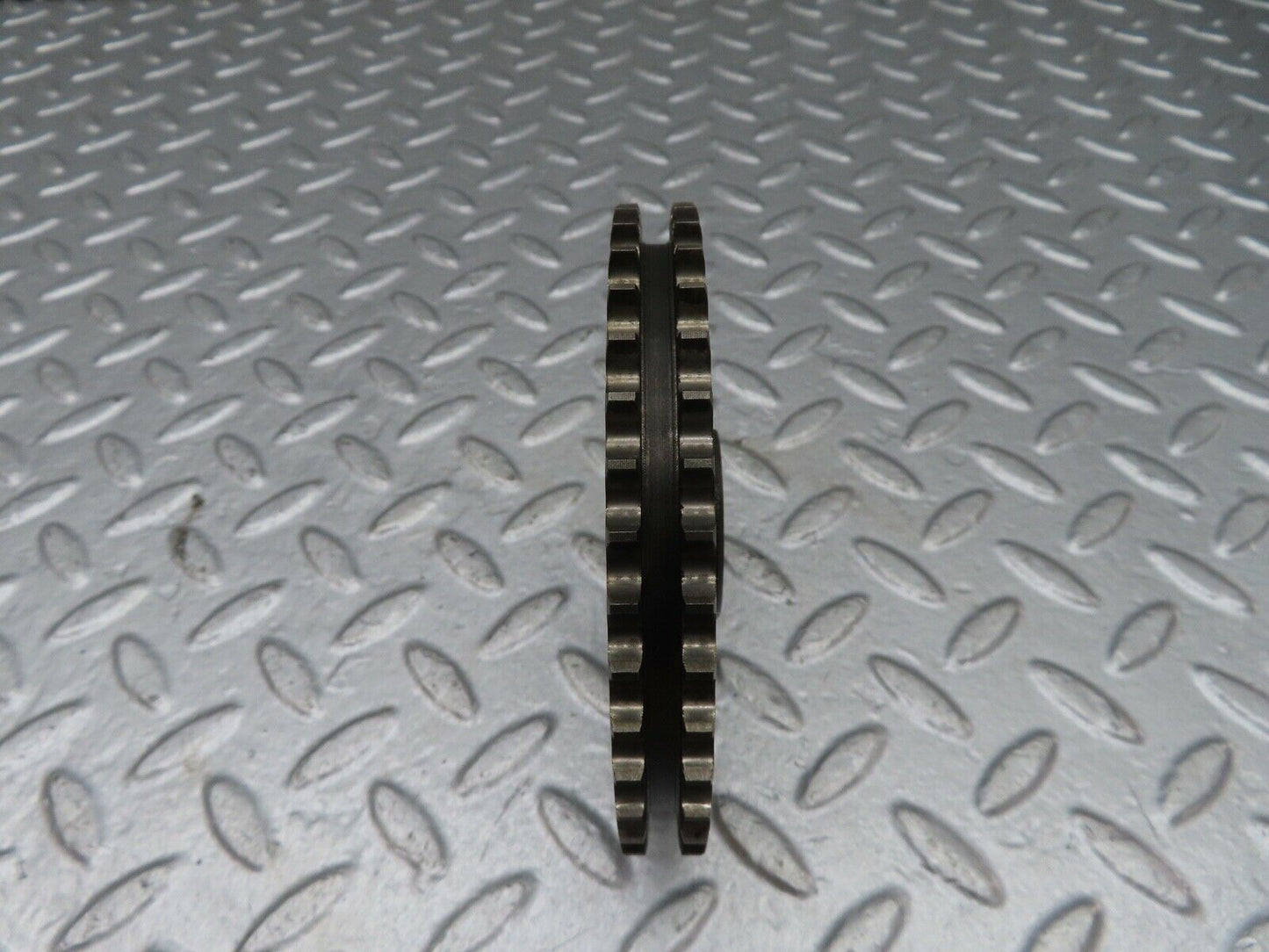 18071 Mercedes-Benz W123 200 Camshaft Timing Gear 1210520201